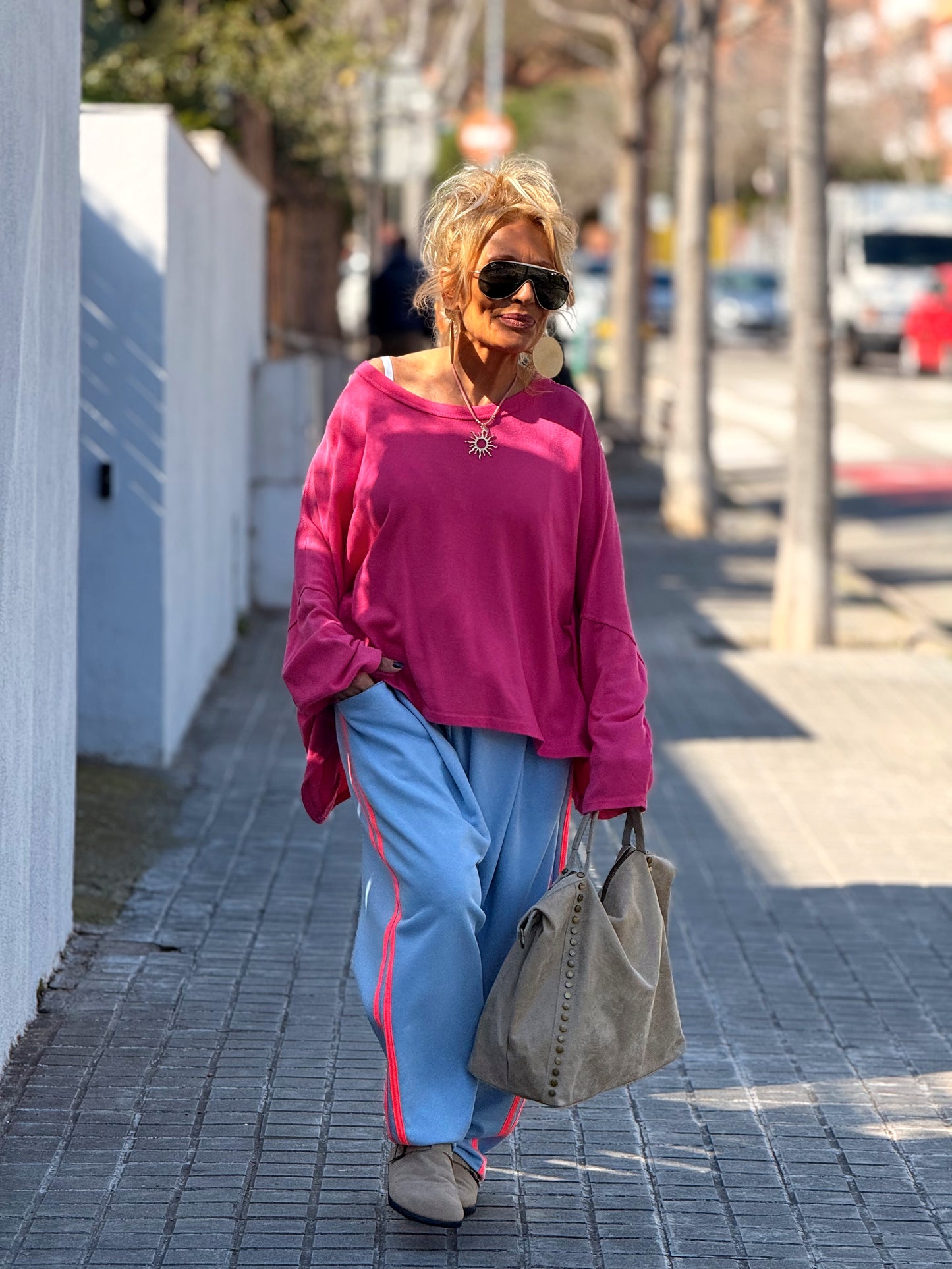 PANTALON BAGGY OVERSIZE CON RAYA LATERAL CELESTE