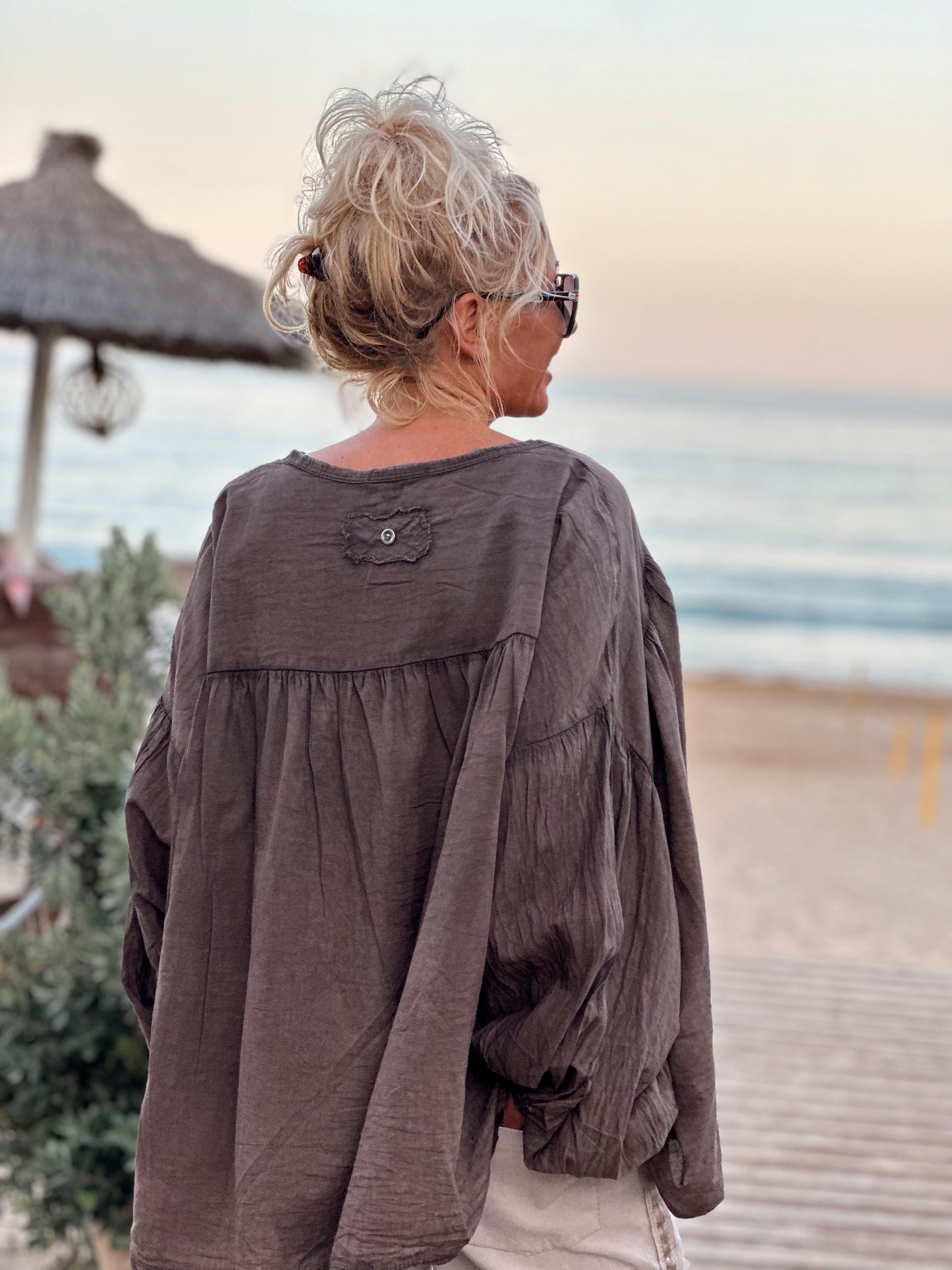 CAMISETA LUPA MARRÓN