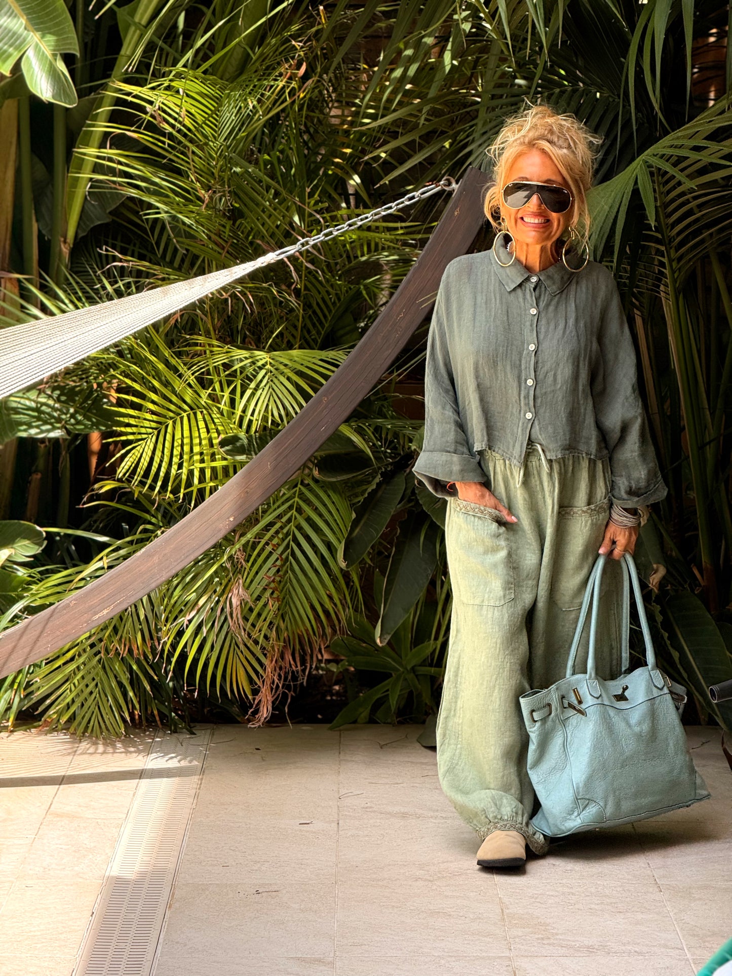 PANTALON OVERSIZE CON ENCAJE MULTICOLOR