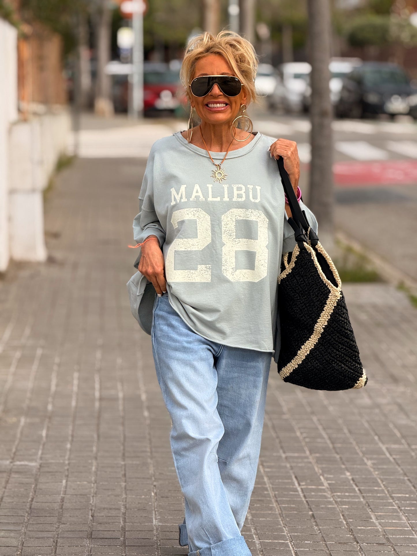 CAMISETA SUPER OVERSIZE DESGASTADA MALIBU MULTICOLOR