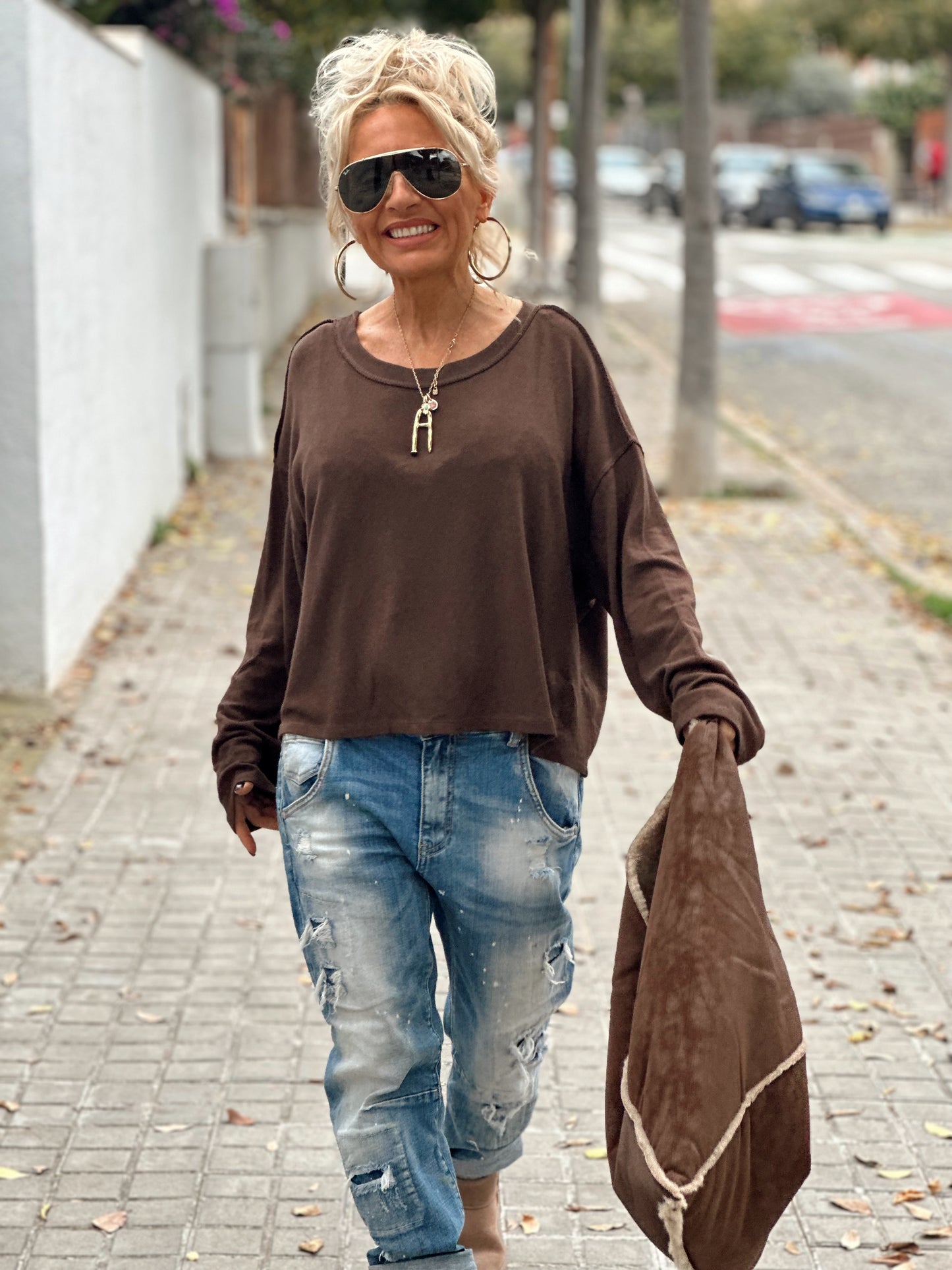 CAMISETA OVERSIZE SHILA MARRON