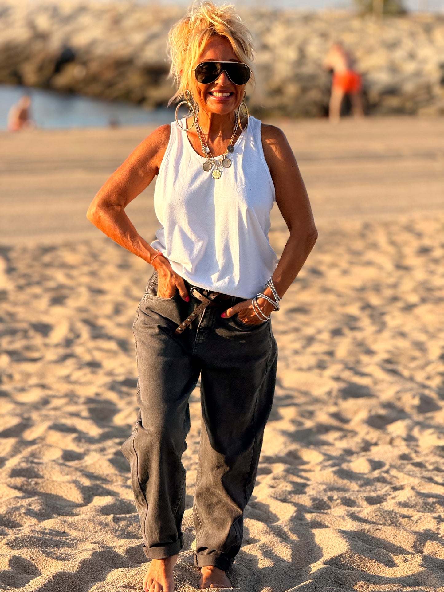 JEANS CON CINTURÓN 825158JC GRIS OSCURO