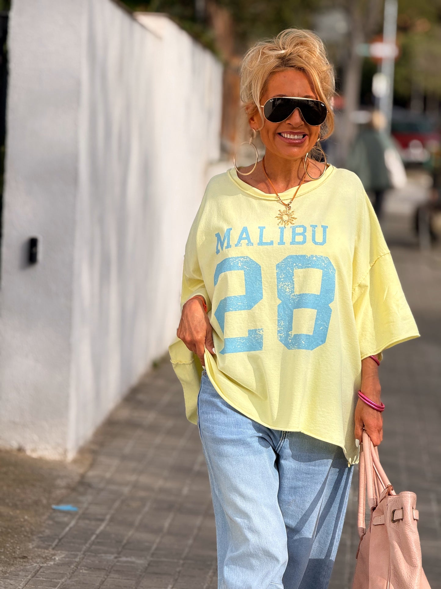 CAMISETA SUPER OVERSIZE DESGASTADA MALIBU MULTICOLOR