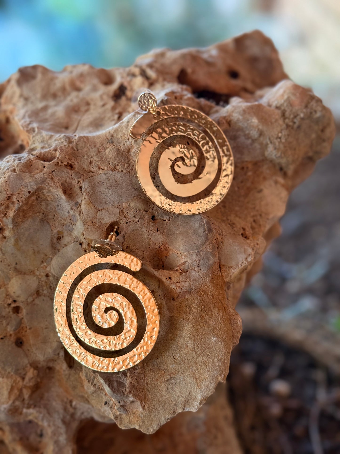 PENDIENTES CARACOL DORADO