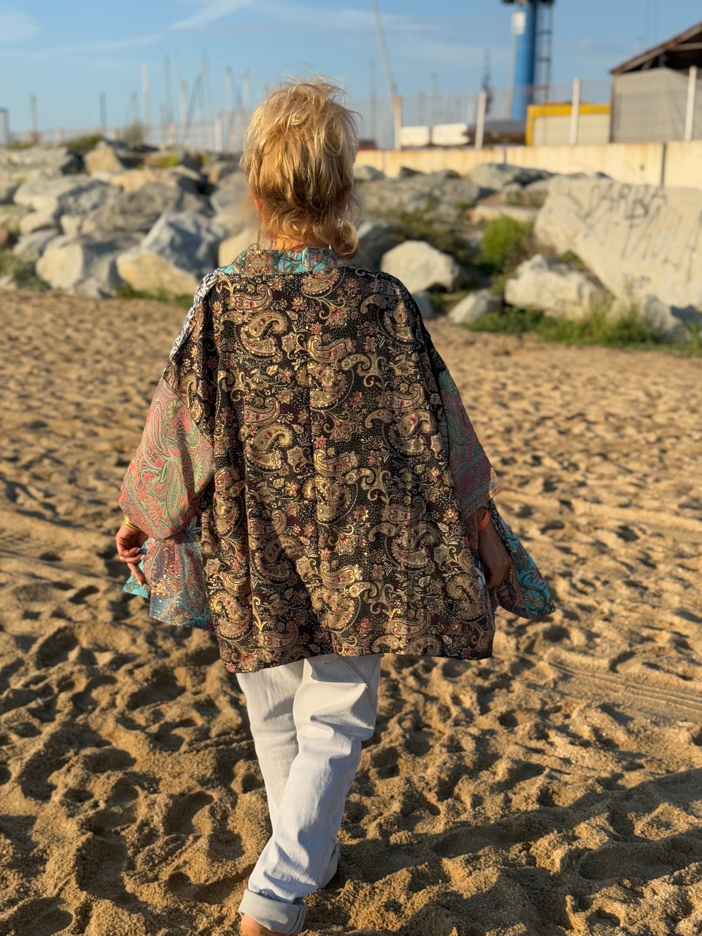 KIMONO CORTO ESTAMPADO MULTICOLOR