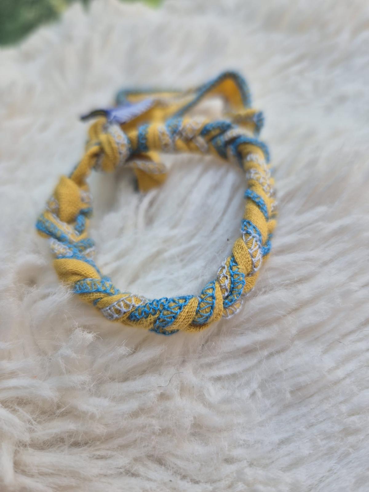 PULSERA ENTRELAZADA