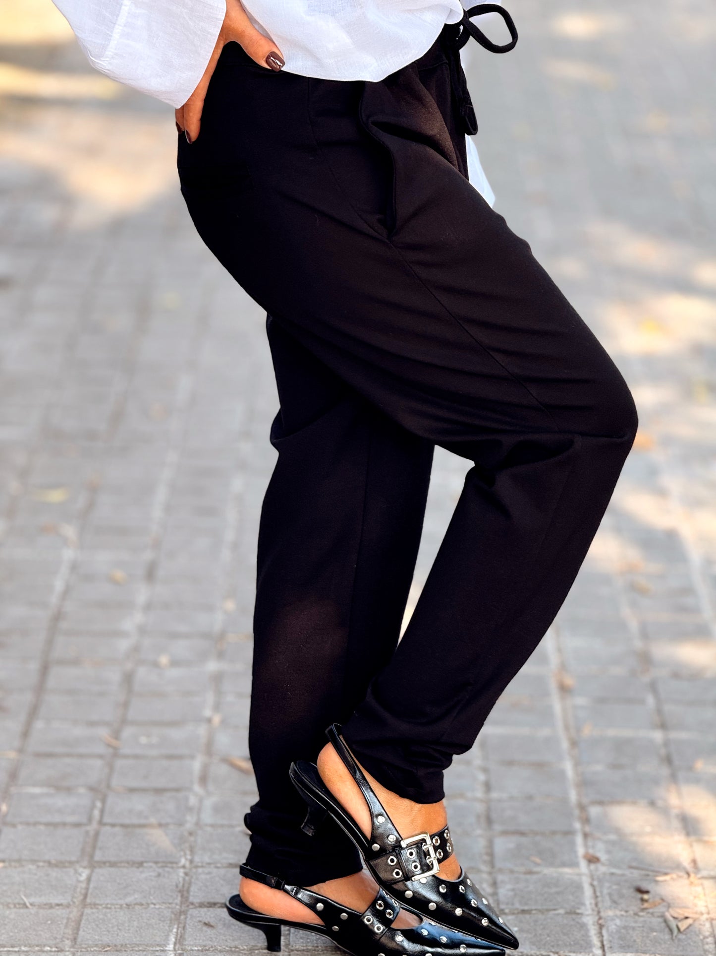 PANTALON CON CORDON BENJAMIN NEGRO