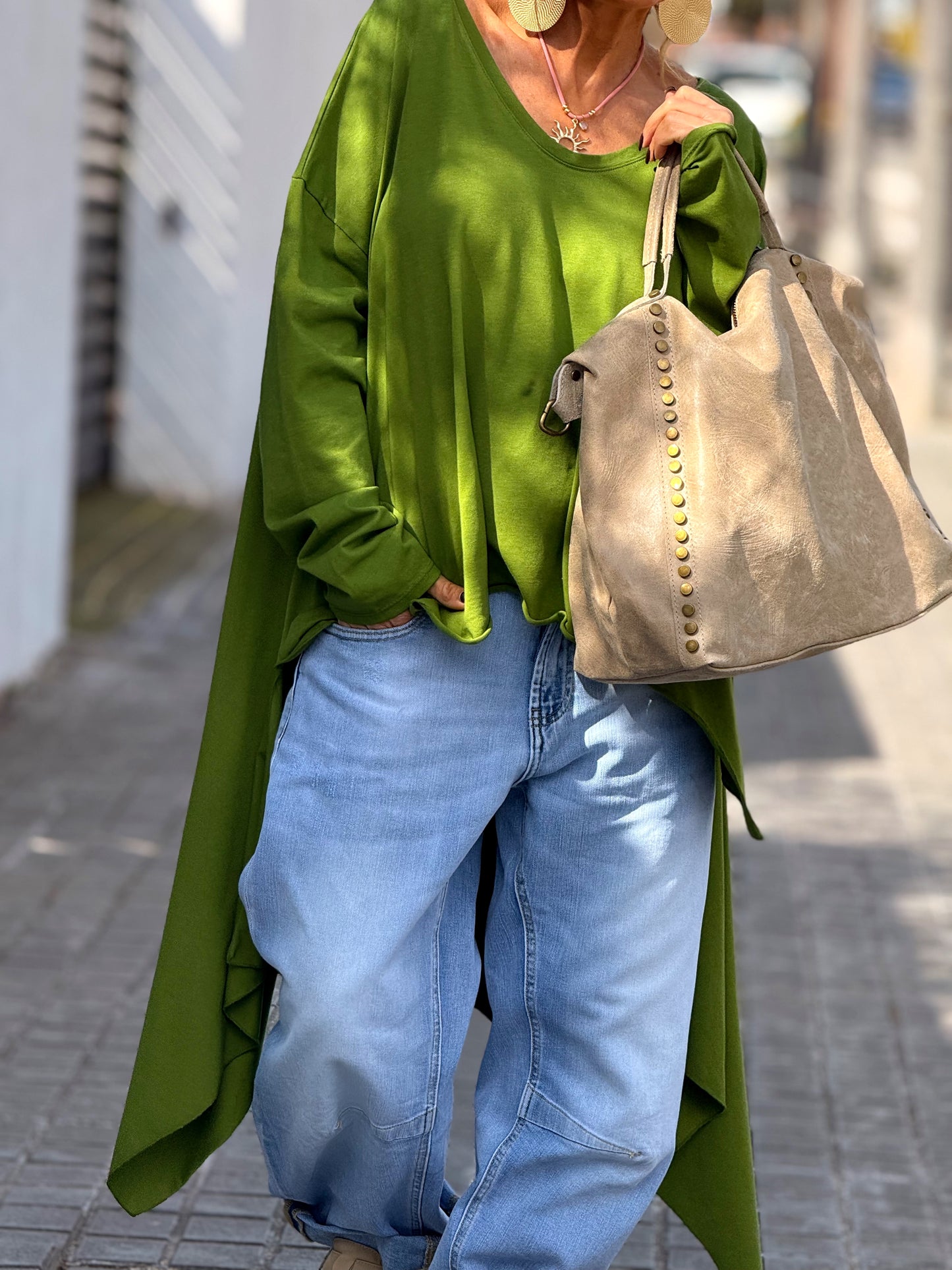 CAMISETA OVERSIZE ASIMÉTRICA MULTICOLOR