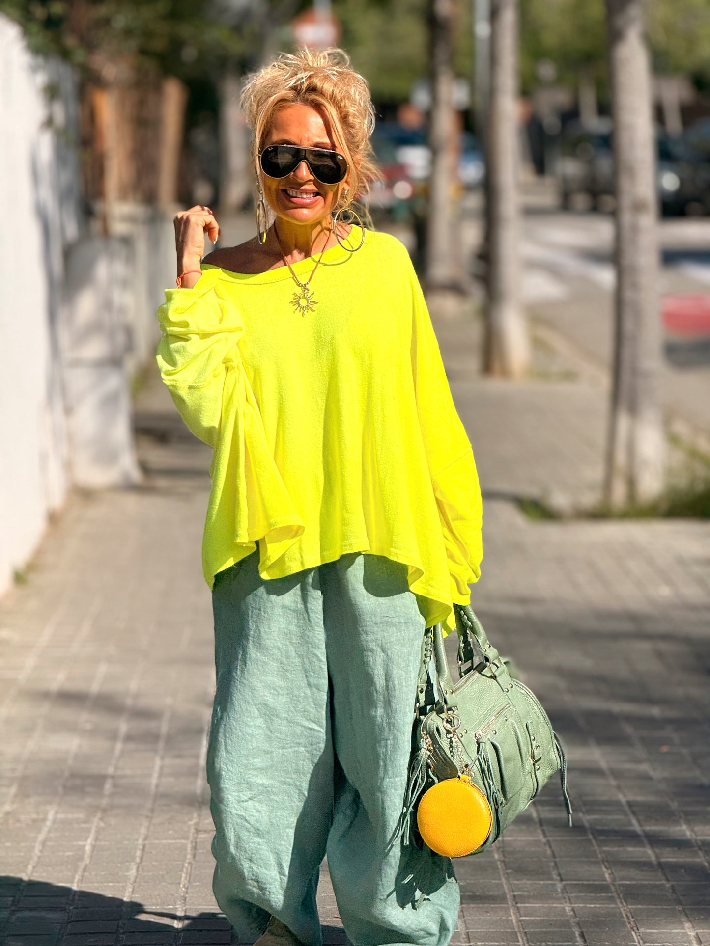 CAMISETA SUPER OVERSIZE SHILA NÉON MULTICOLOR