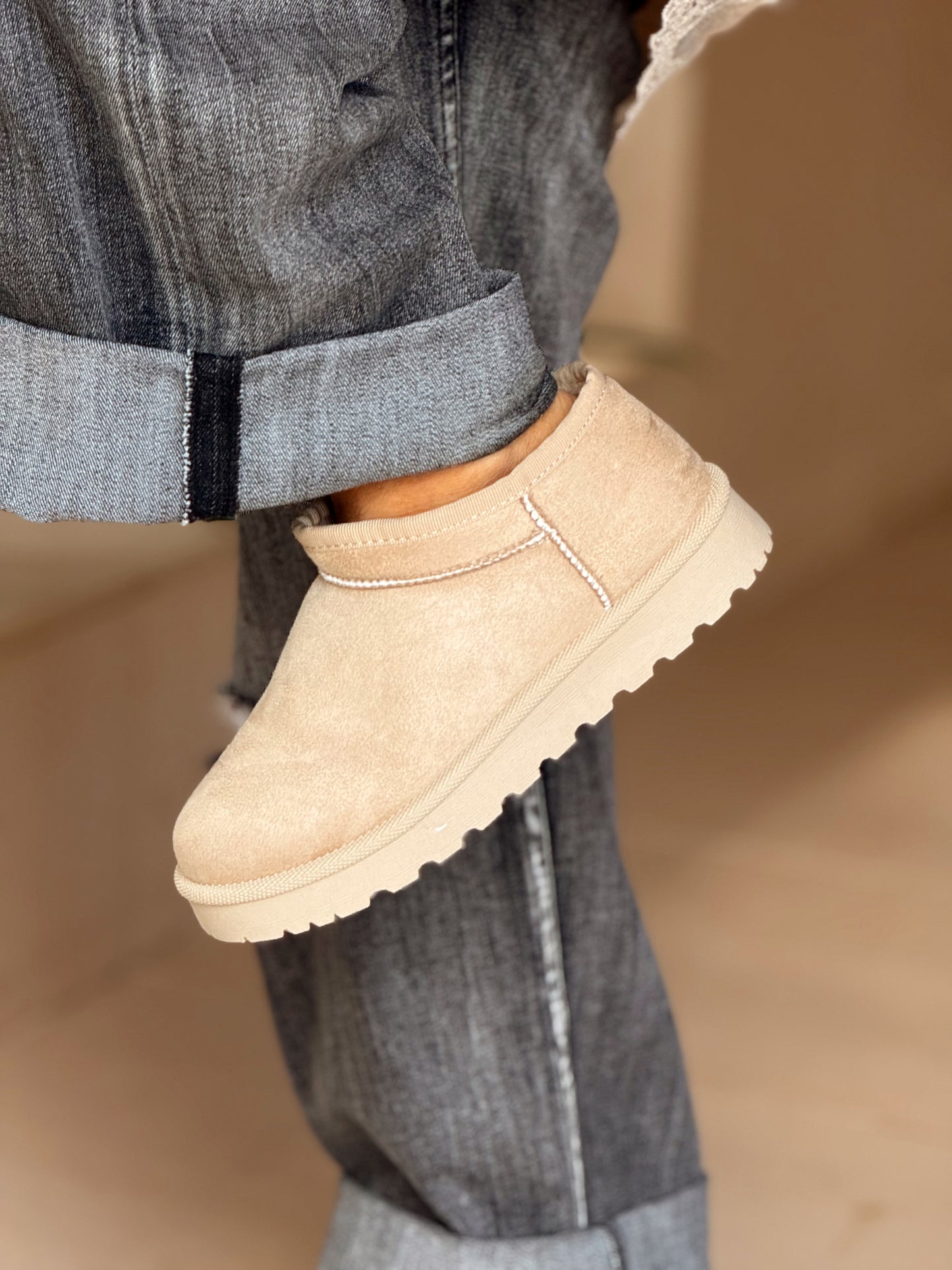 BOTAS MINI UGHY CRUDO