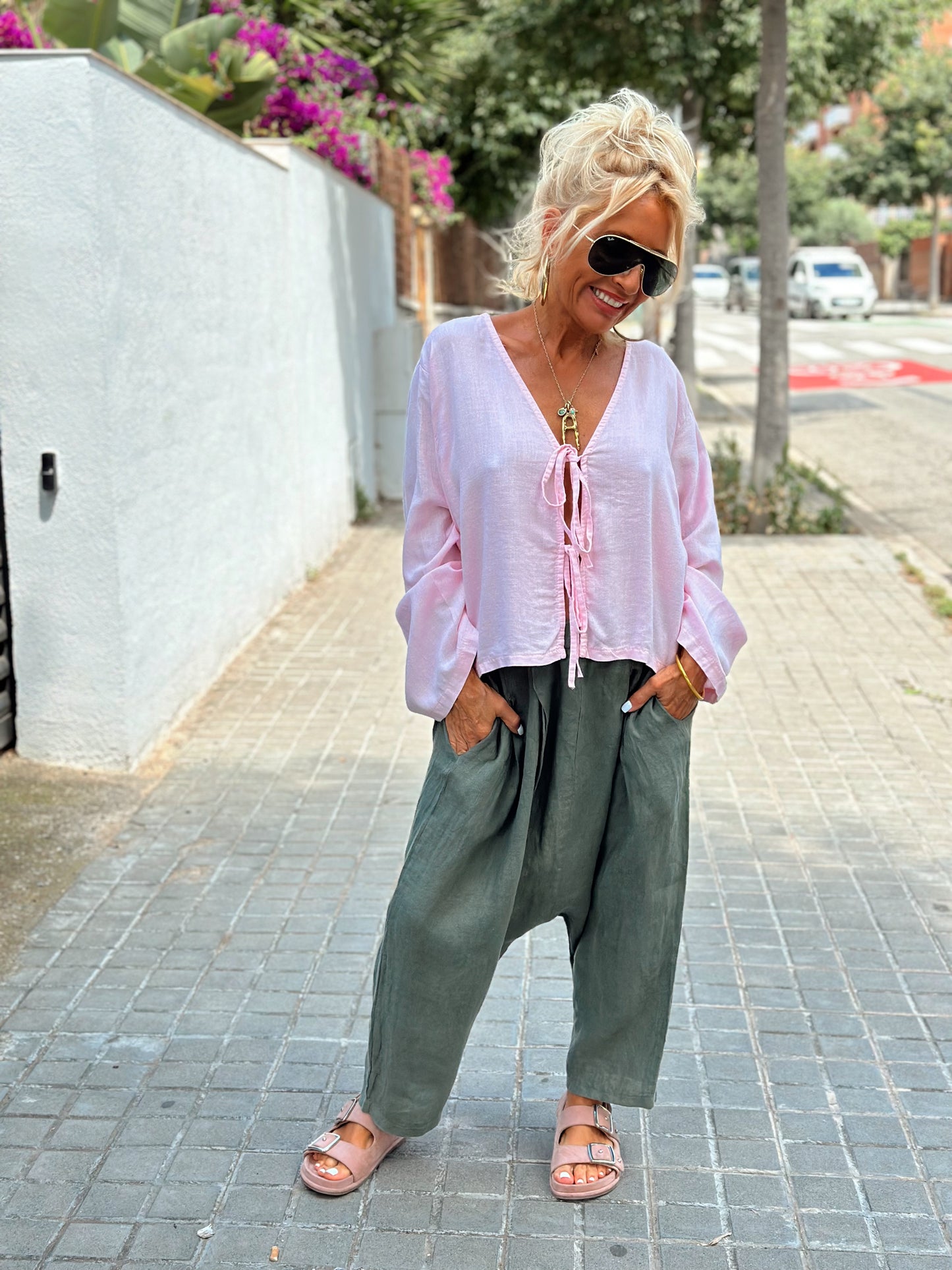 BLUSA CON LAZOS ROSA