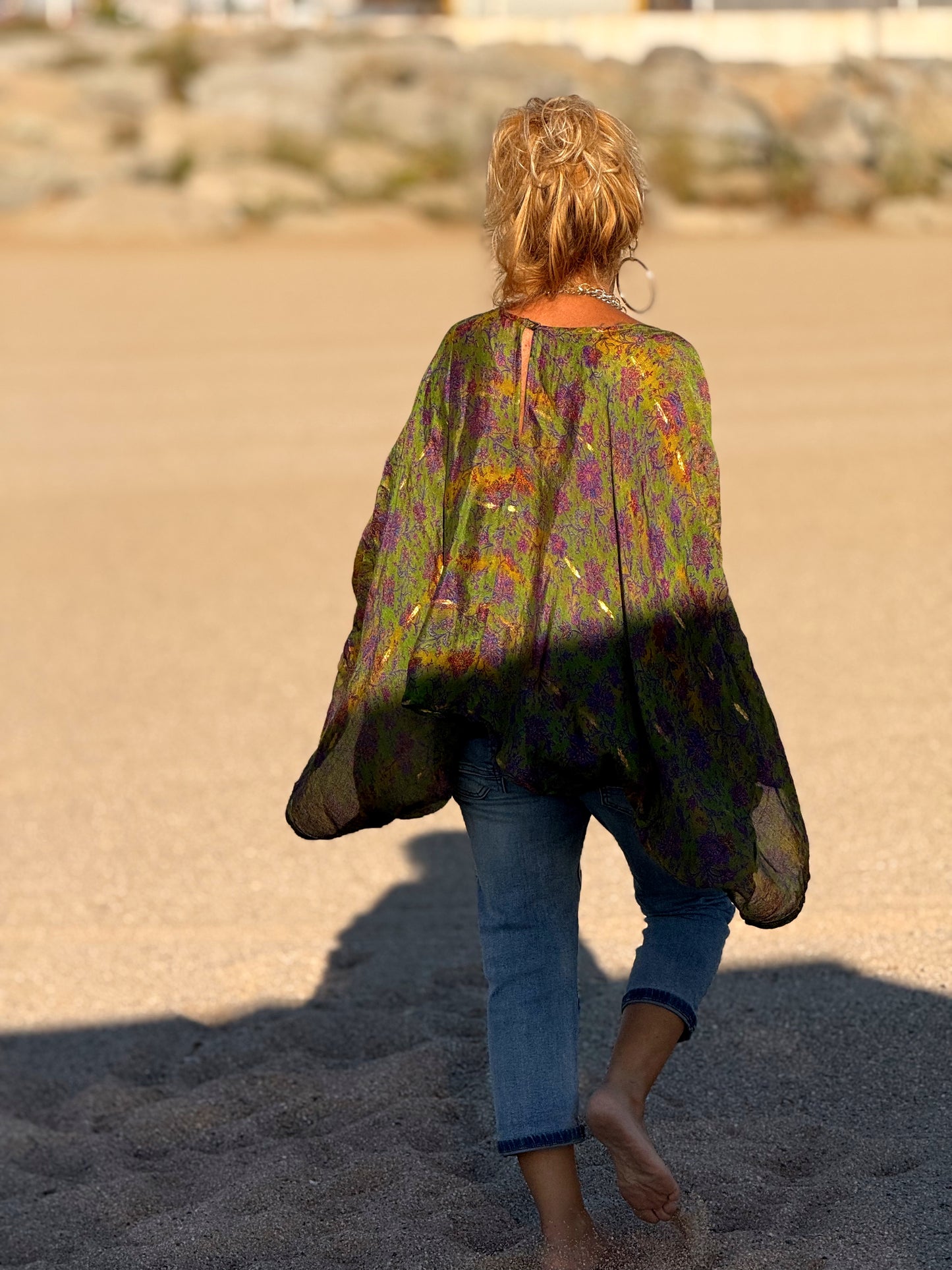 BLUSA-CAPA ESTAMPADO CREPE DE SEDA INDY MULTICOLOR