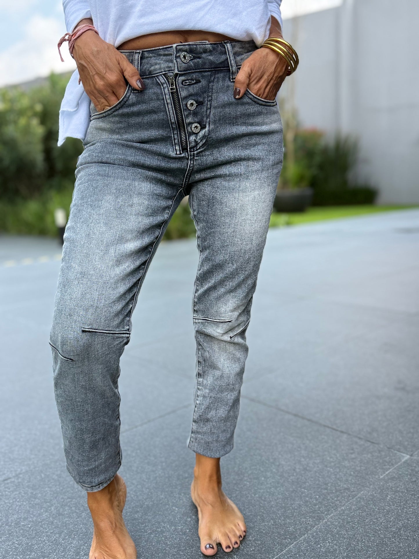 JEANS VAQUEROS GABY GRIS