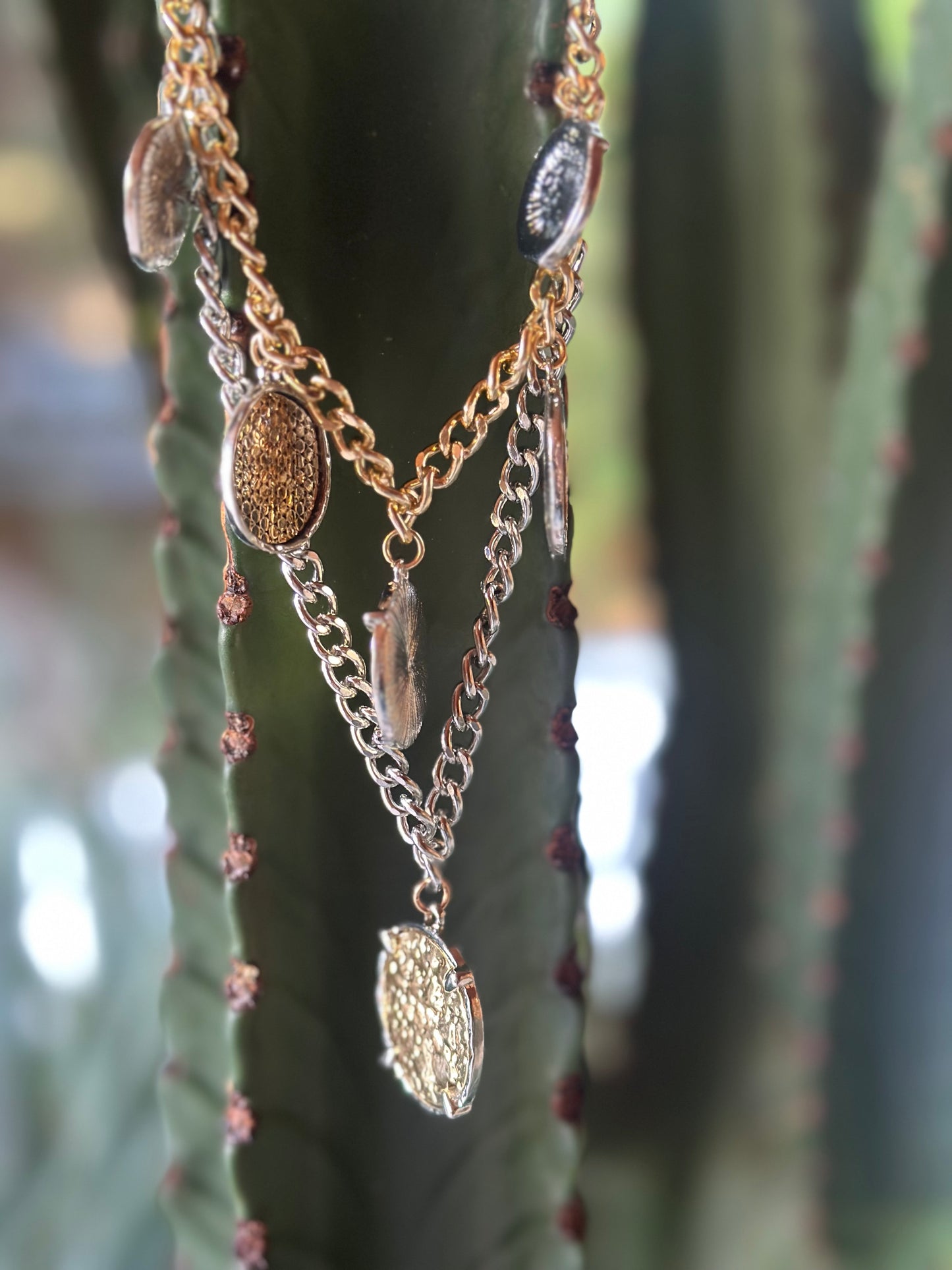 SET COLLARES CHLOE PLATEADO Y DORADO