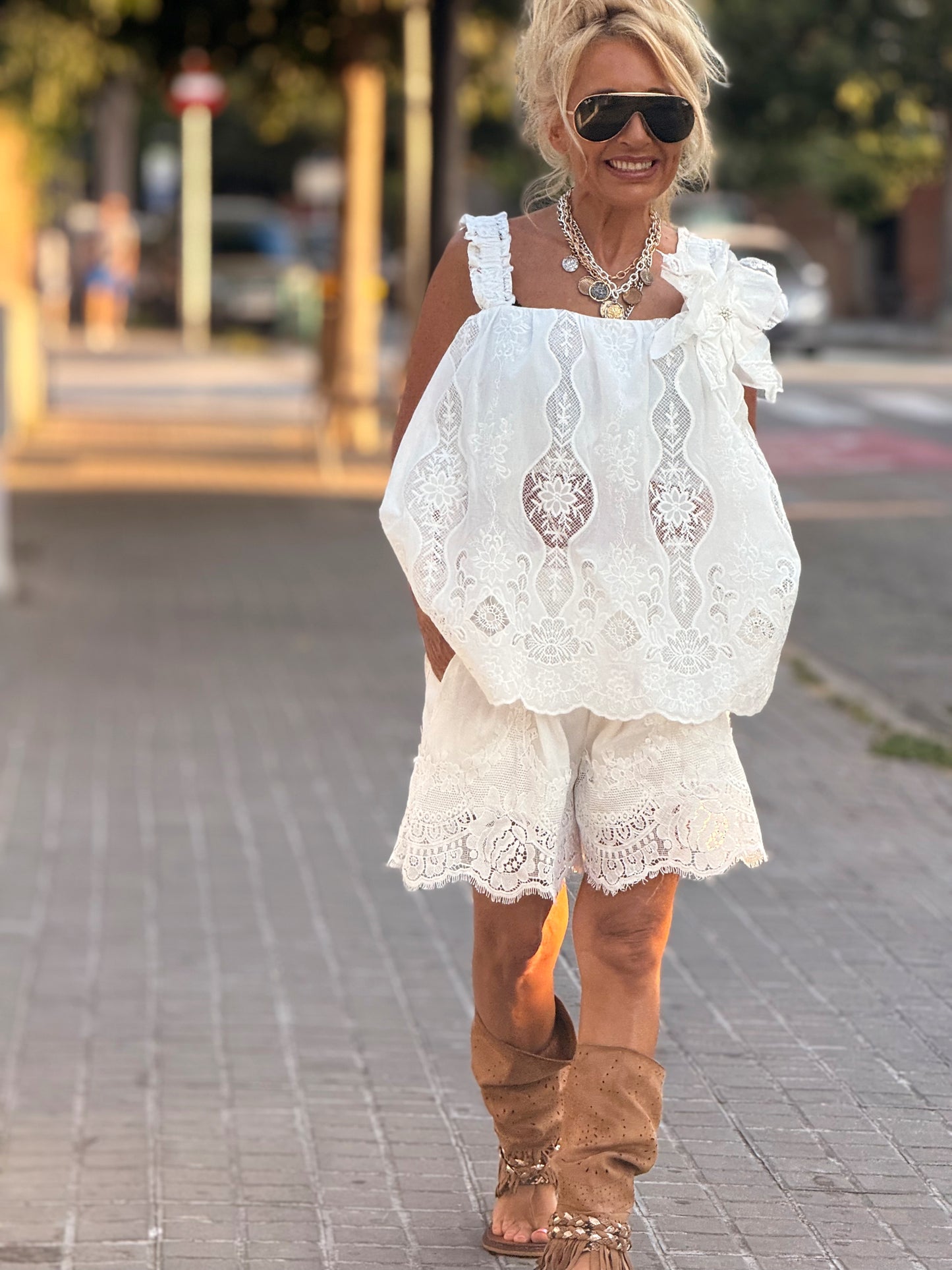 TOP LENCERO CON FLOR CHLOÉ BLANCO