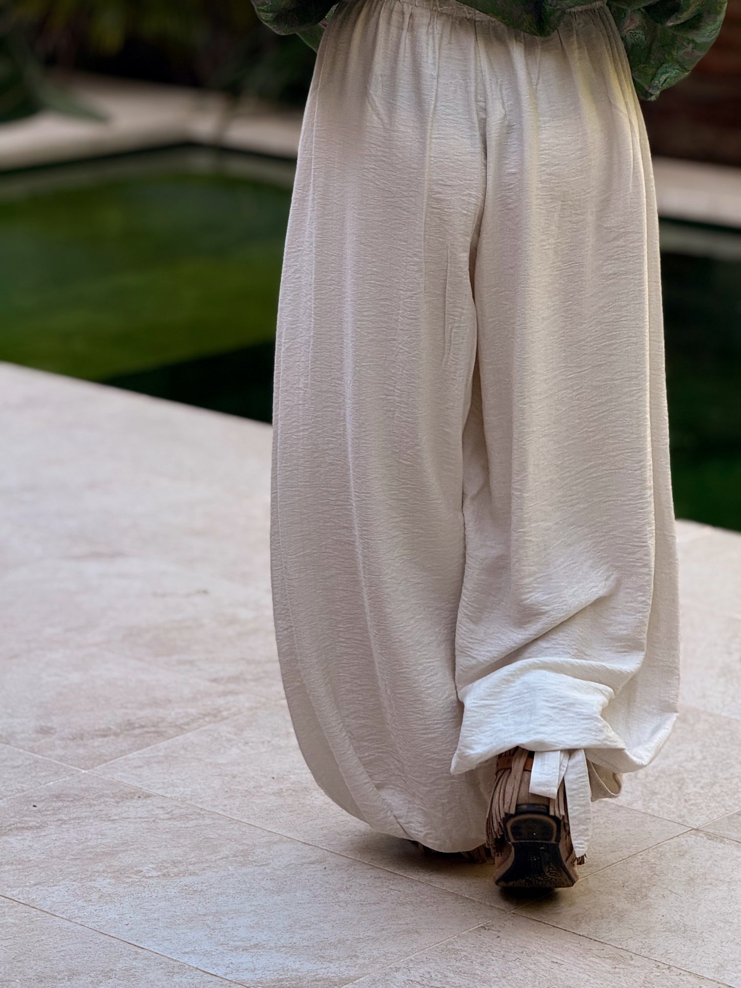 PANTALON CON NUDO ROSARIO MULTICOLOR