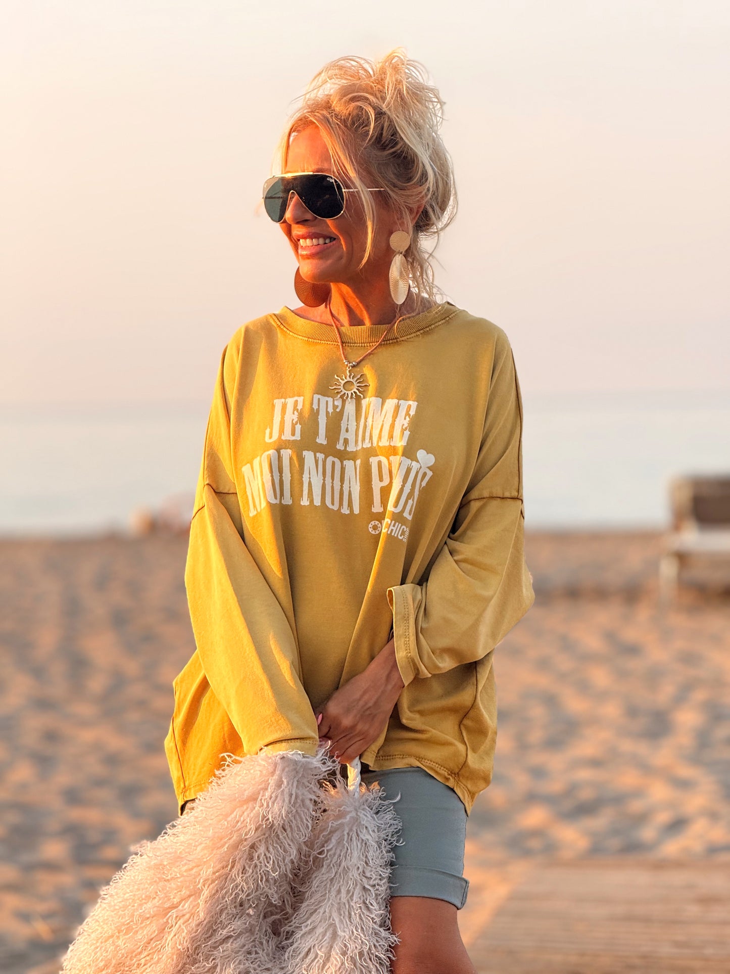 SUDADERA OVERSIZE JE T’AIME MOI NON PLUS MULTICOLOR