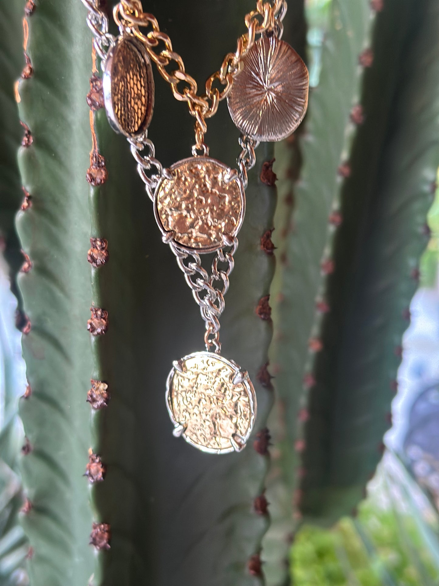 SET COLLARES CHLOE PLATEADO Y DORADO