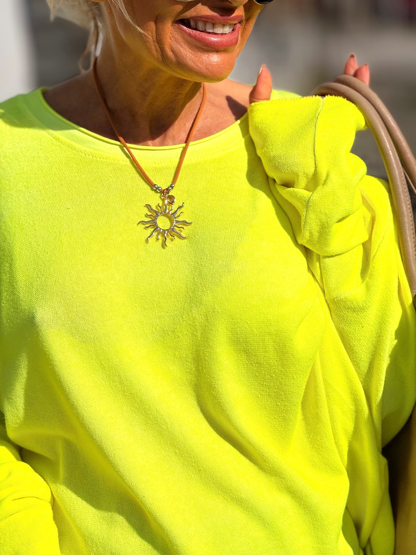 CAMISETA-SUDADERA SUPER OVERSIZE DANI NÉON MULTICOLOR