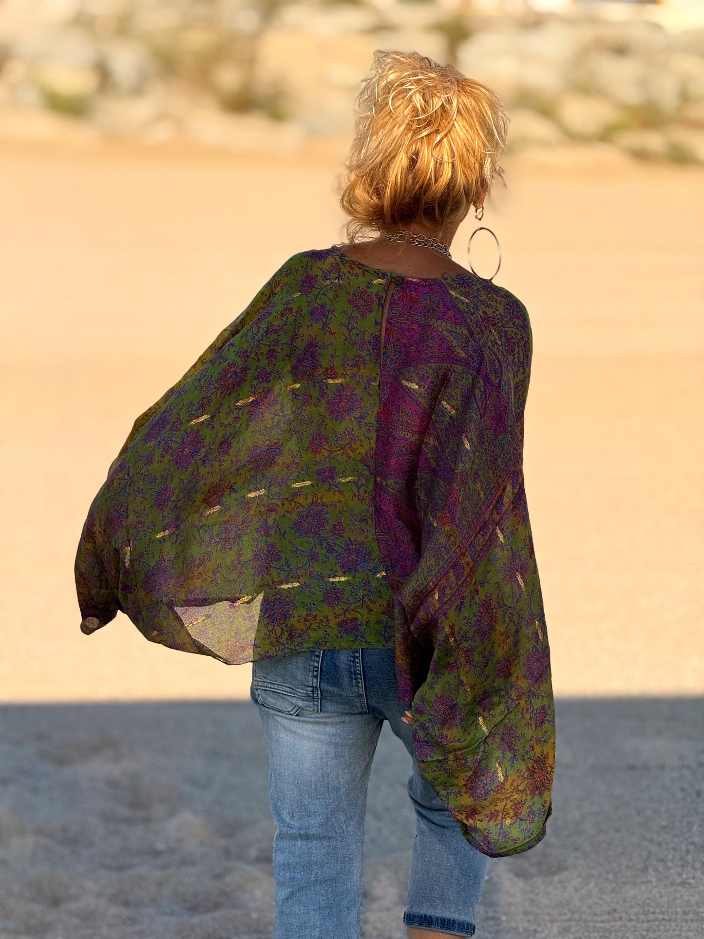 BLUSA-CAPA ESTAMPADO CREPE DE SEDA INDY MULTICOLOR