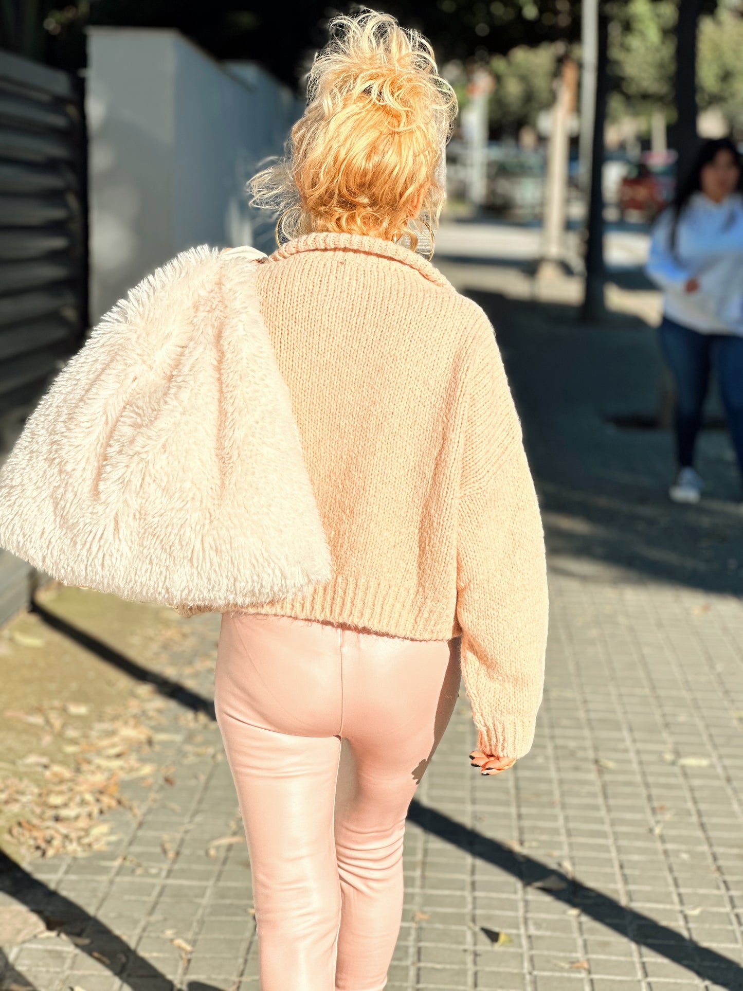 CHAQUETA DE PUNTO CROP-TOP ROSA