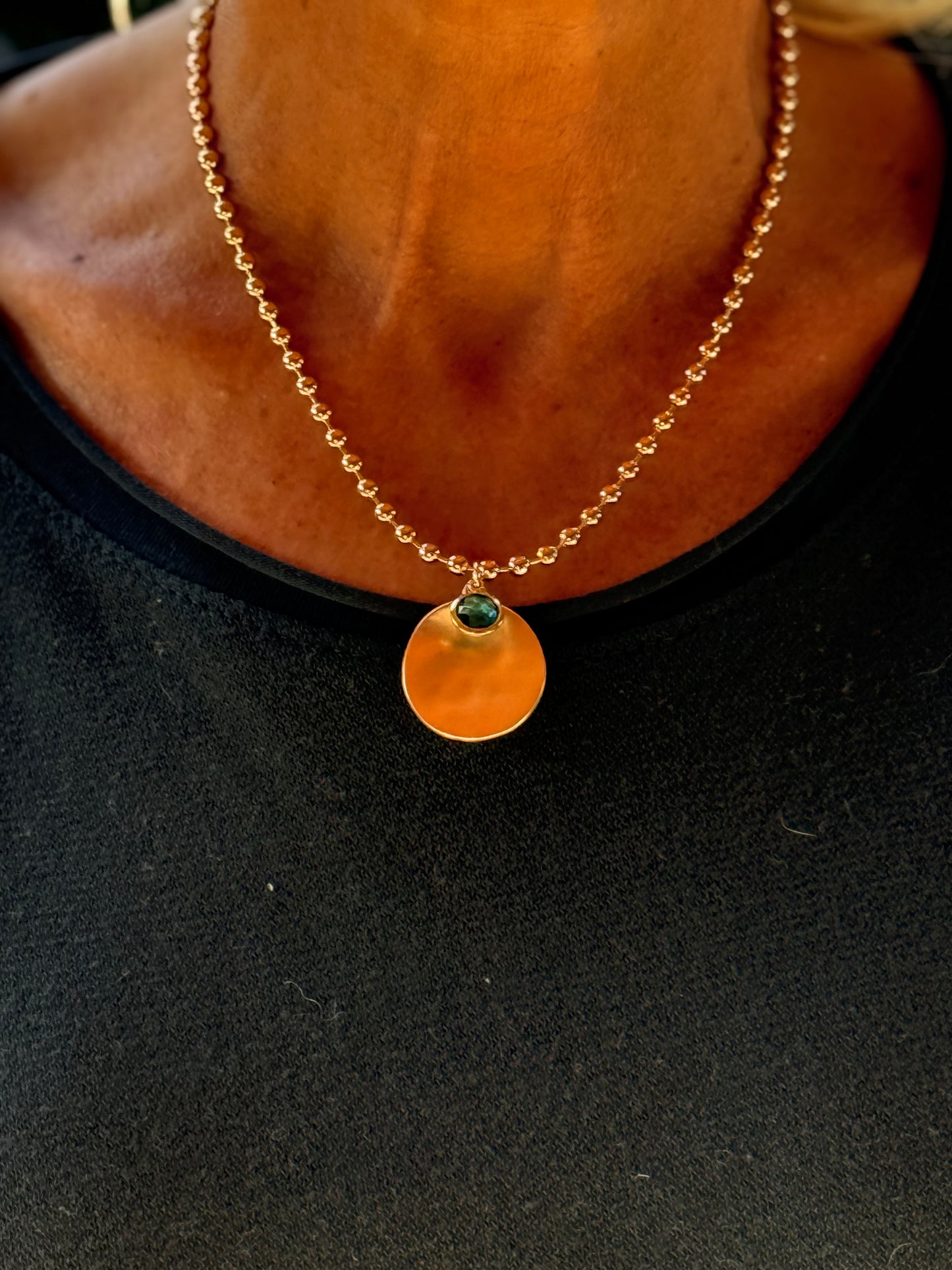 COLLAR LIBERTY CON BRILLANTE MULTICOLOR