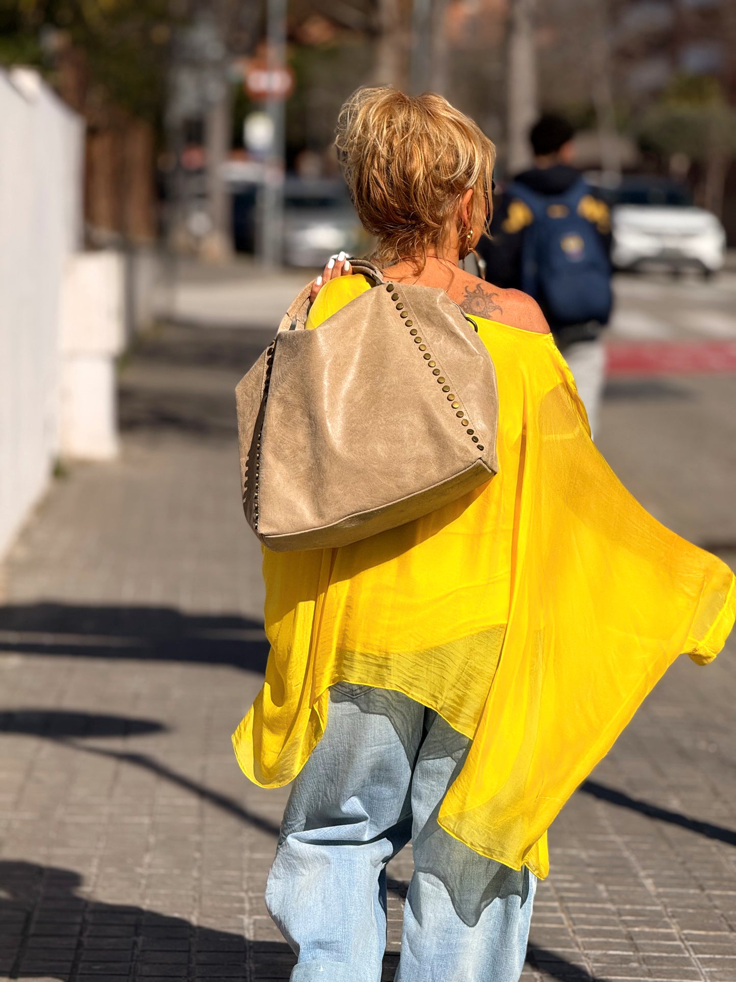 BLUSA CON TOP OVERSIZE ASIMÉTRICA NOA MULTICOLOR
