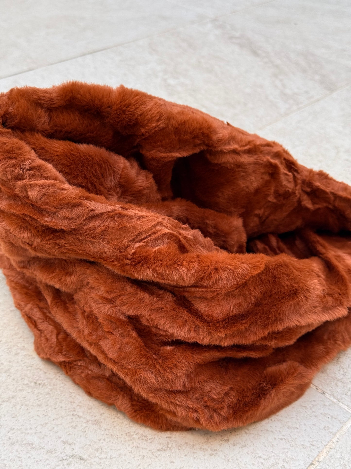 CUELLO DE PELO SINTÉTICO MULTICOLOR