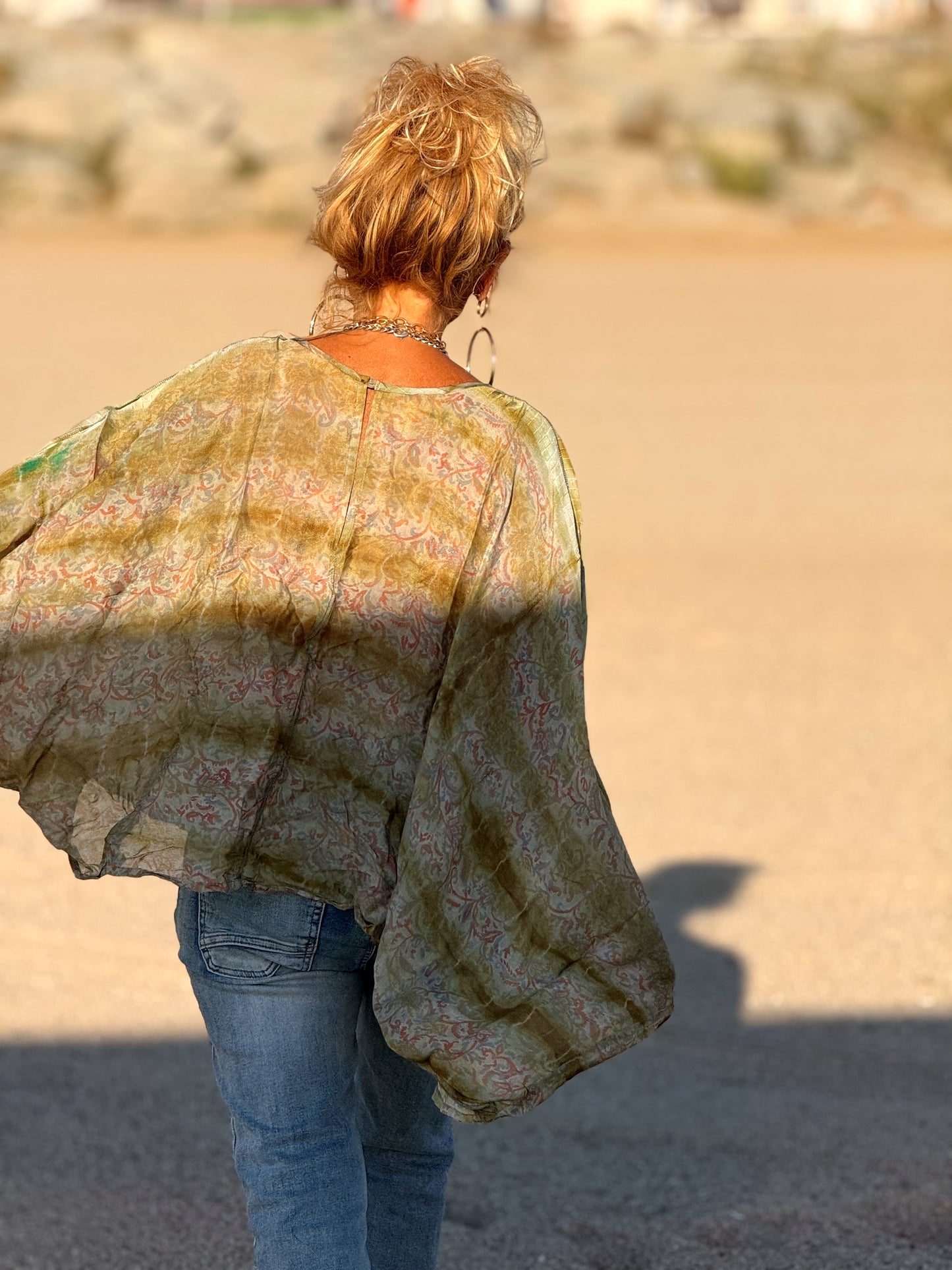 BLUSA-CAPA ESTAMPADO CREPE DE SEDA INDY MULTICOLOR
