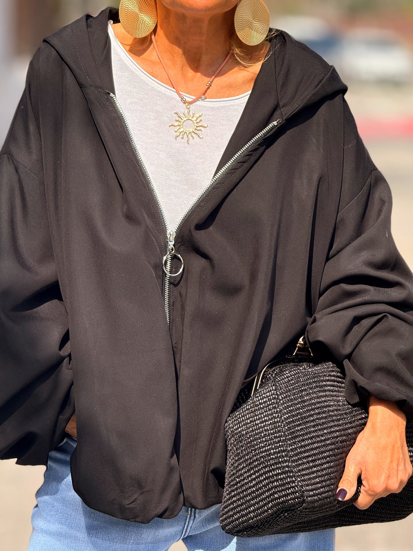 TRENCH OVERSIZE CON CAPUCHA MULTICOLOR