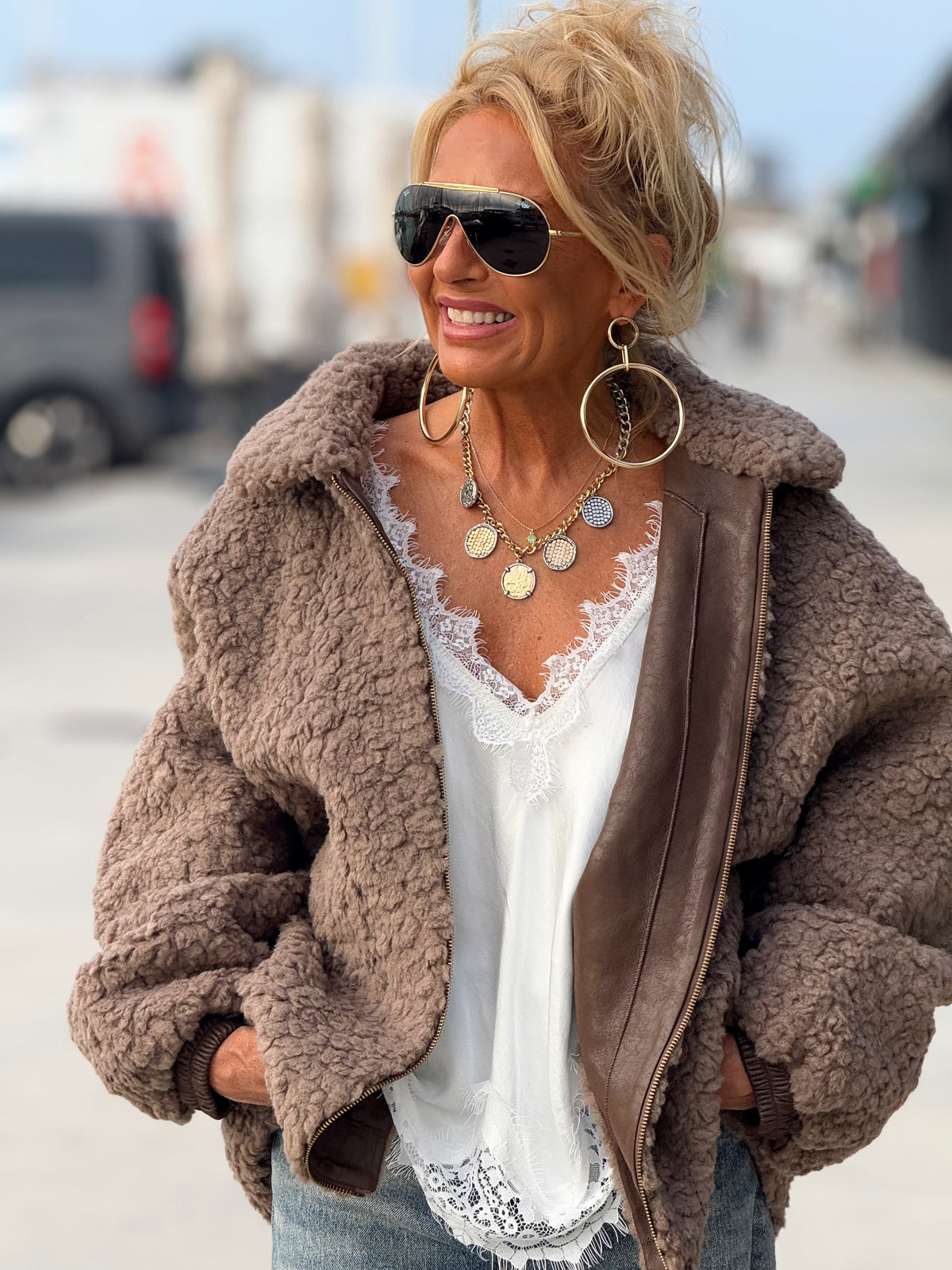 CHAQUETA OVERSIZE REVERSIBLE MOKA