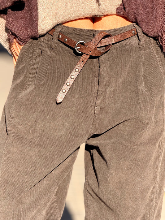 PANTALON CON CINTURÓN PEDRO MARRÓN