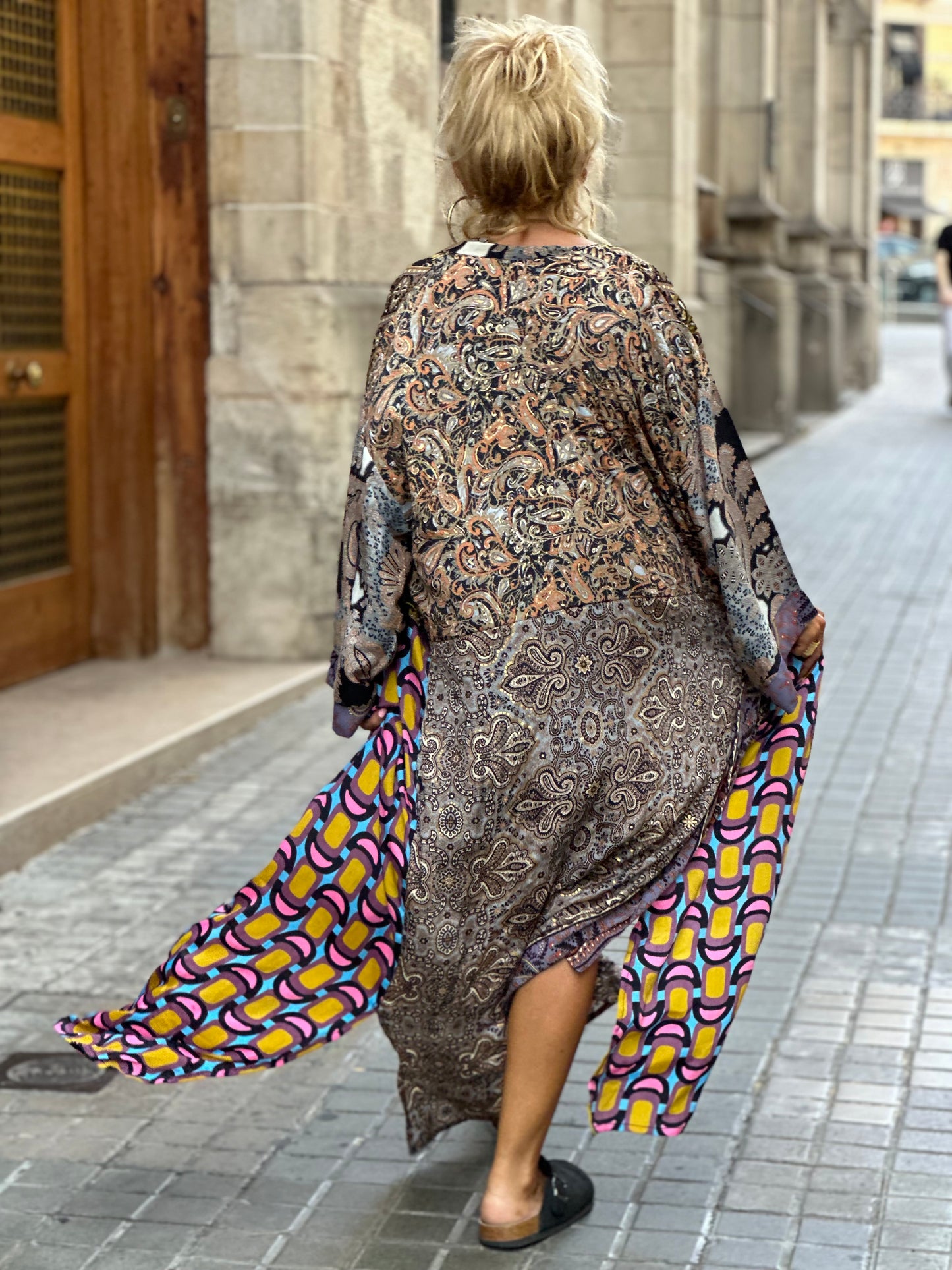 KIMONO OVERSIZE ESTAMPADO MANGA LARGA MULTICOLOR