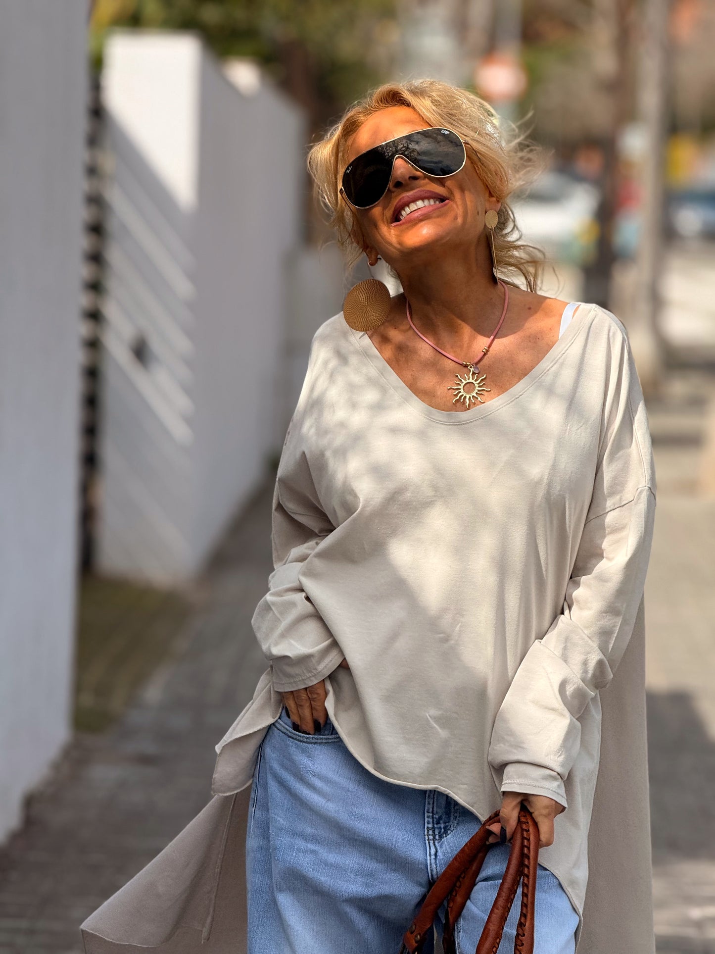 CAMISETA OVERSIZE ASIMÉTRICA MULTICOLOR