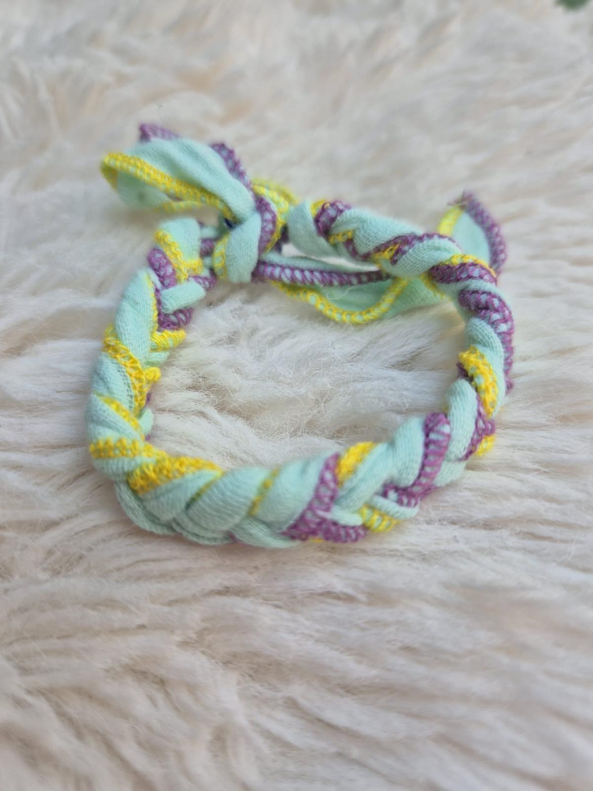 PULSERA ENTRELAZADA
