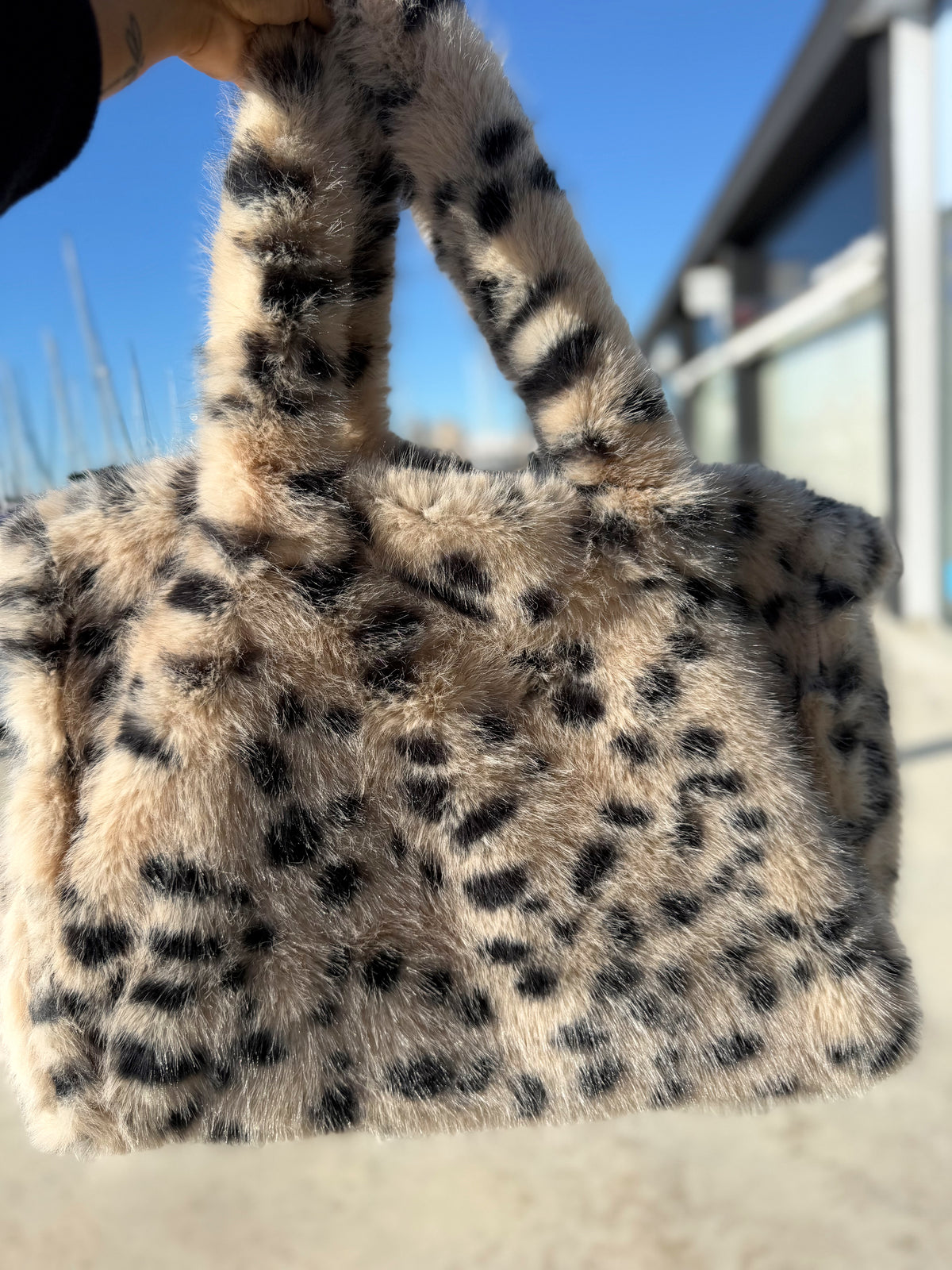 BOLSO XL PELO SINTÉTICO ANIMAL PRINT
