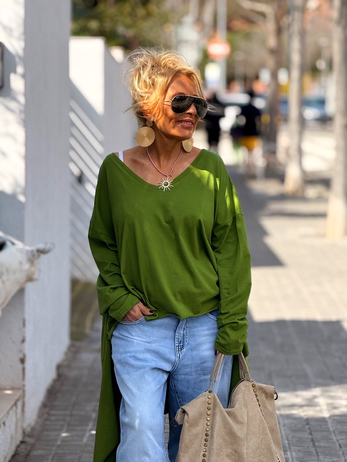 CAMISETA OVERSIZE ASIMÉTRICA MULTICOLOR