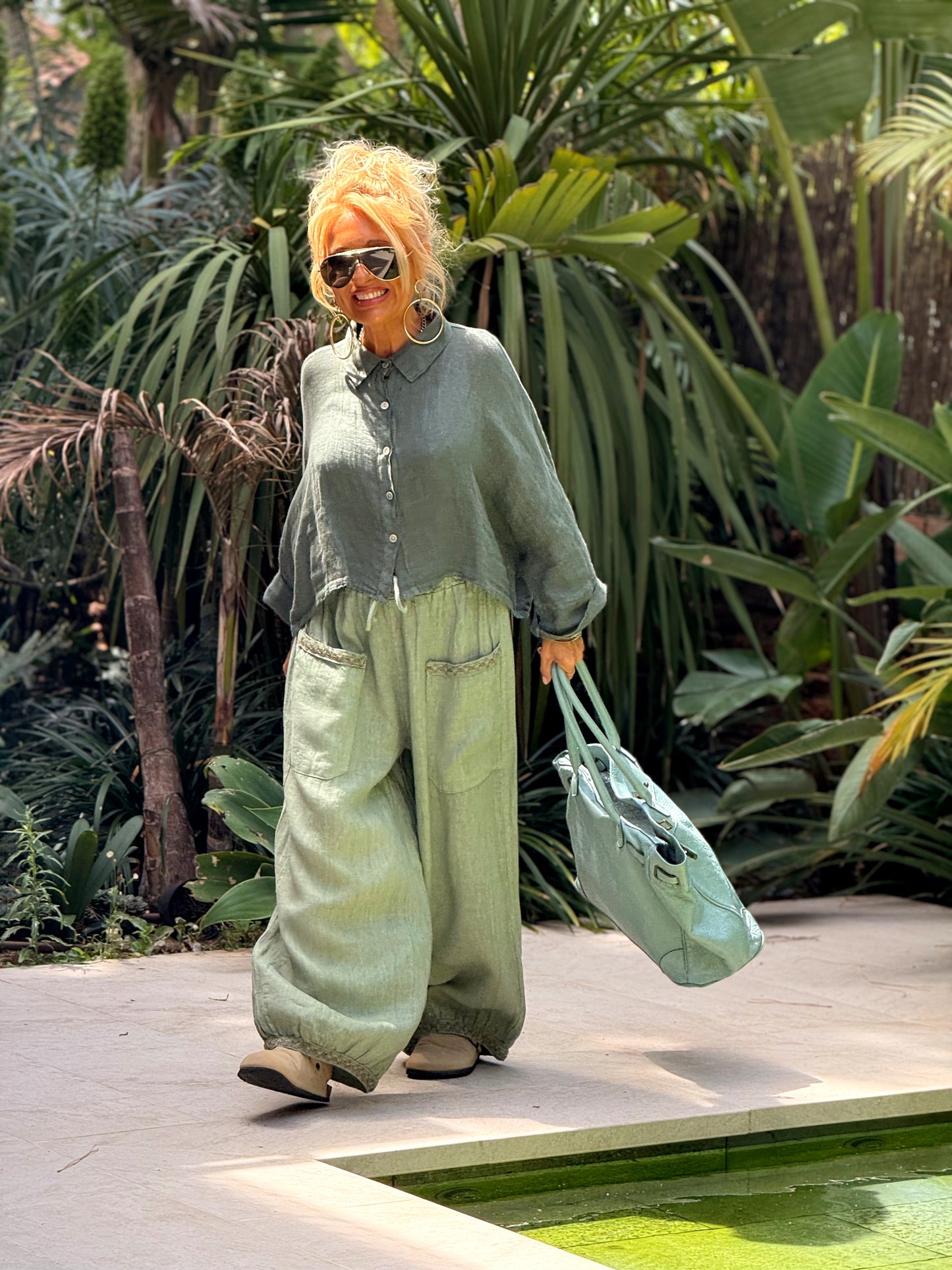 PANTALON OVERSIZE CON ENCAJE MULTICOLOR