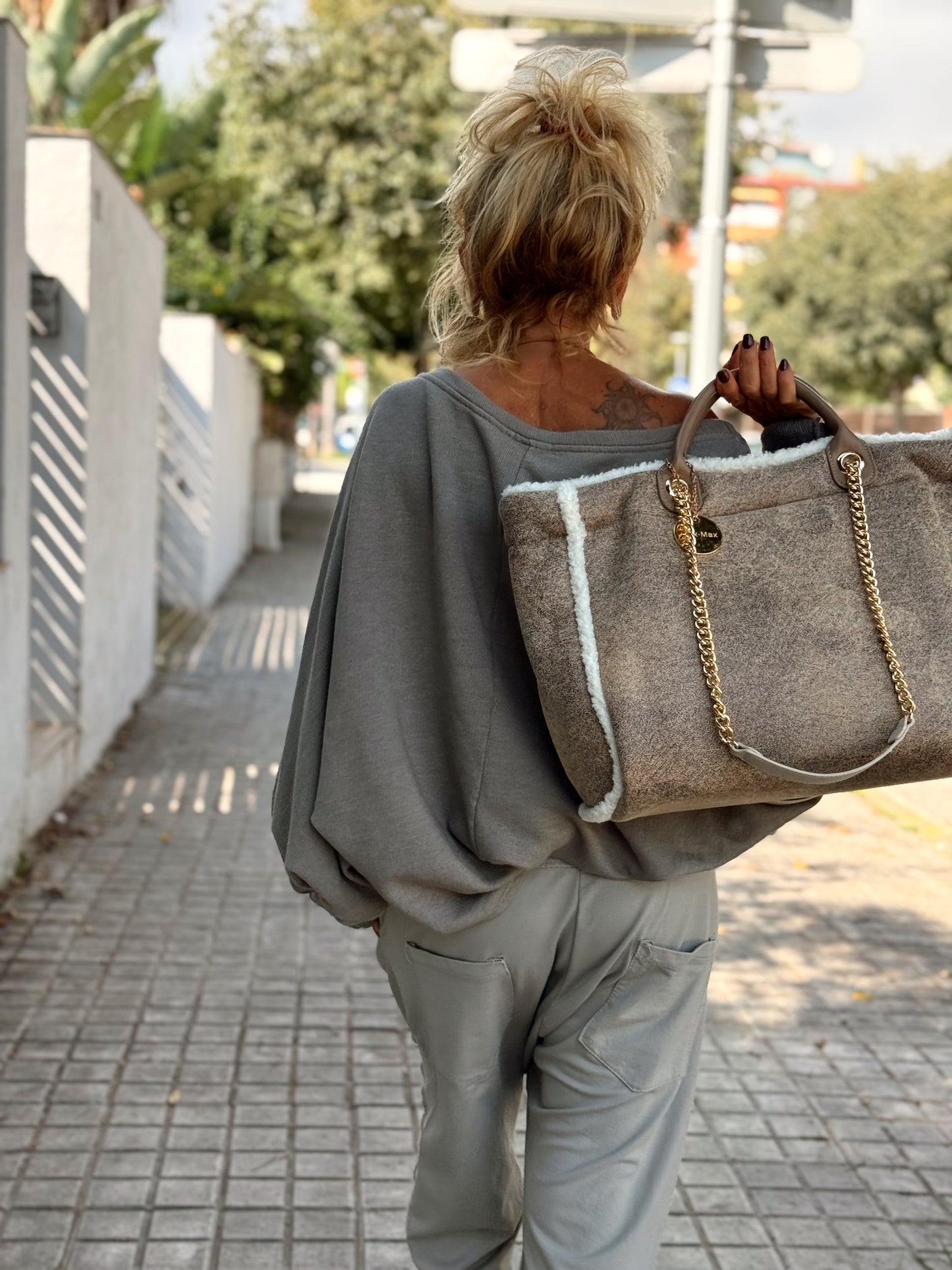 SUDADERA OVERSIZE MAELIS MULTICOLOR