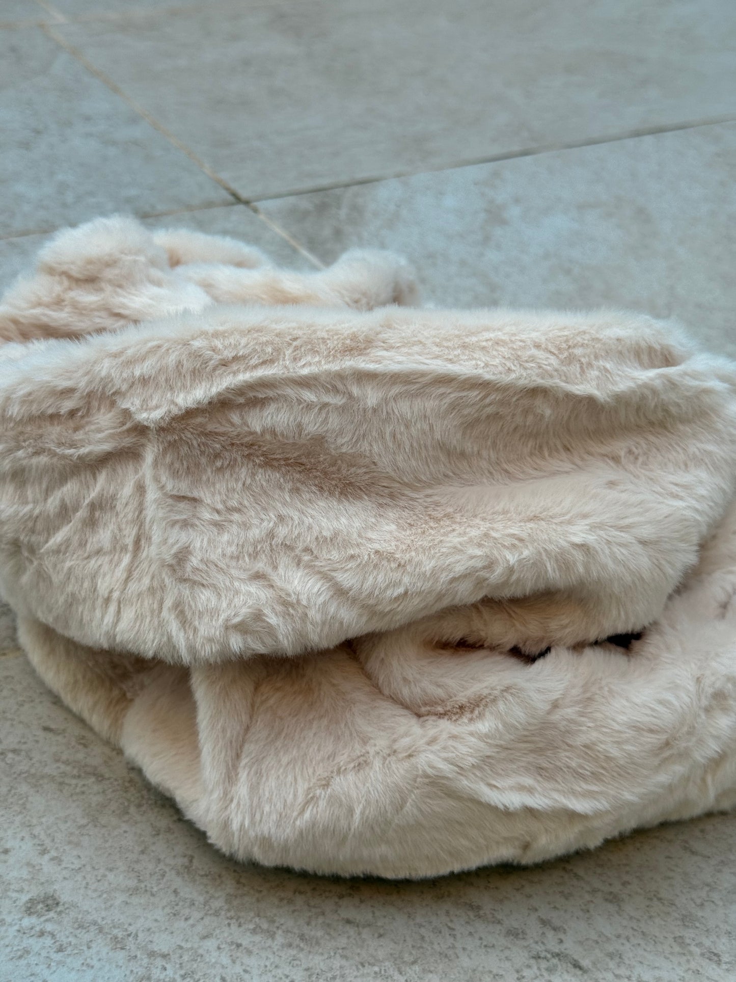 CUELLO DE PELO SINTÉTICO MULTICOLOR