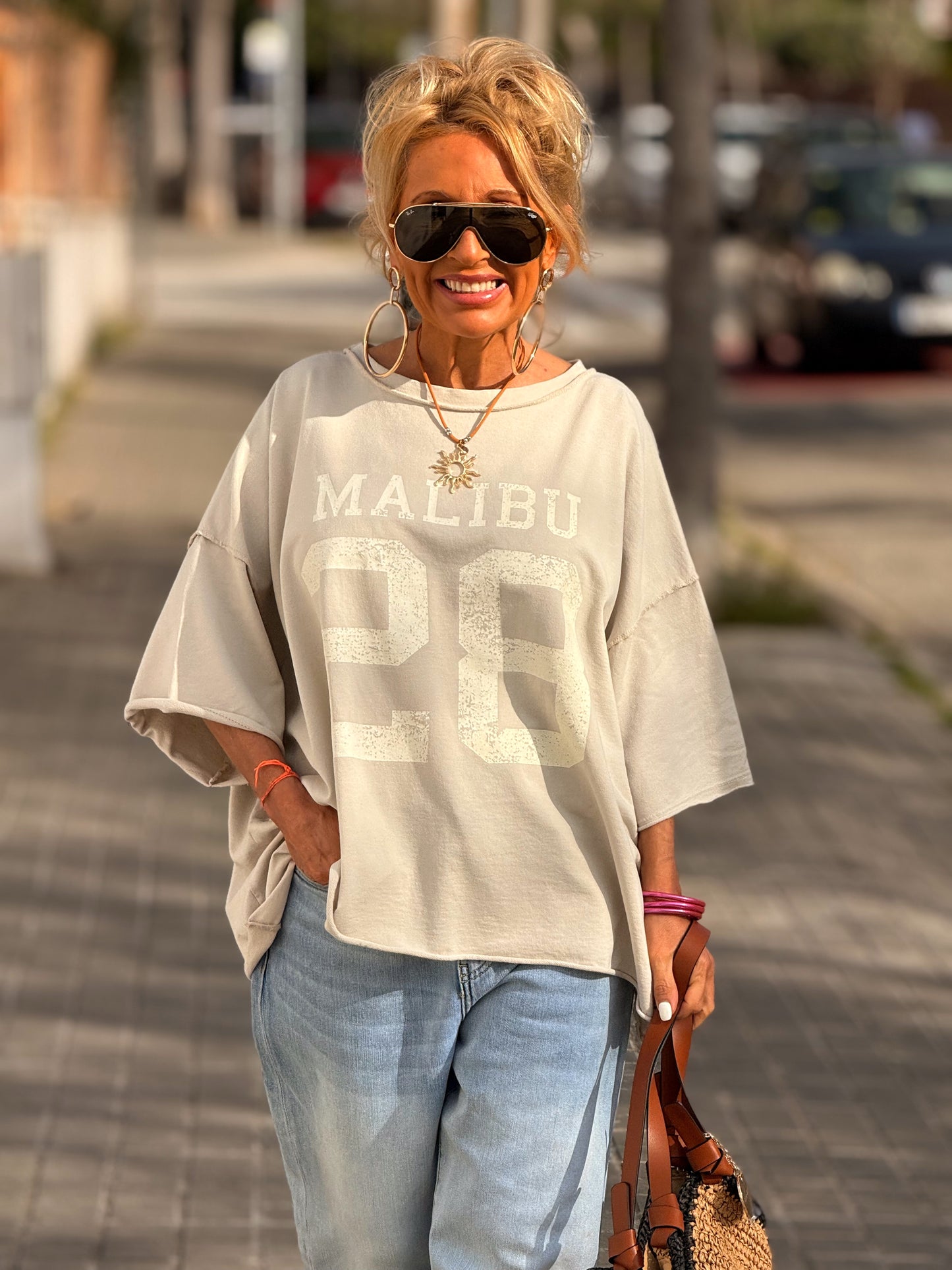 CAMISETA SUPER OVERSIZE DESGASTADA MALIBU MULTICOLOR