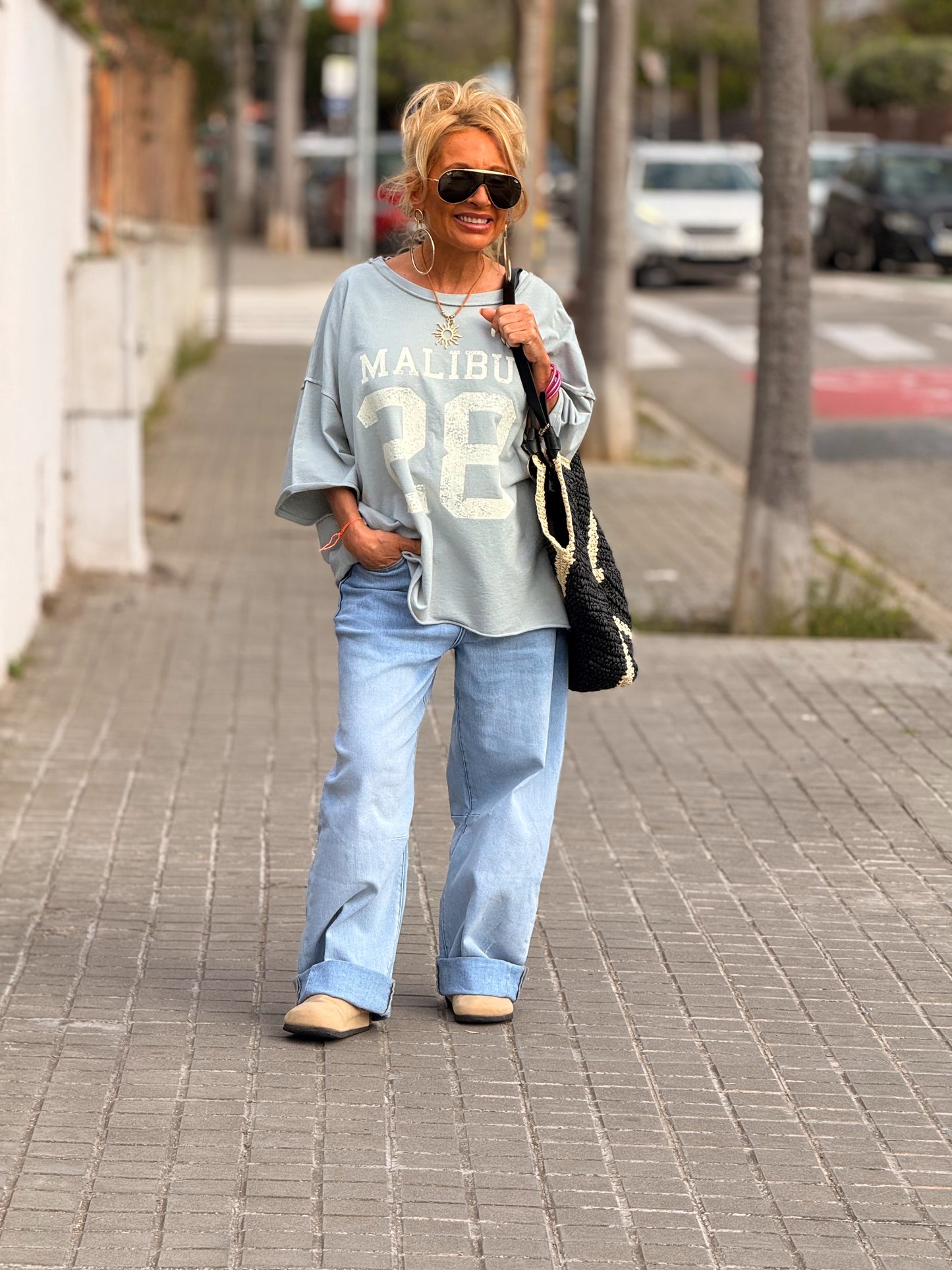 CAMISETA SUPER OVERSIZE DESGASTADA MALIBU MULTICOLOR