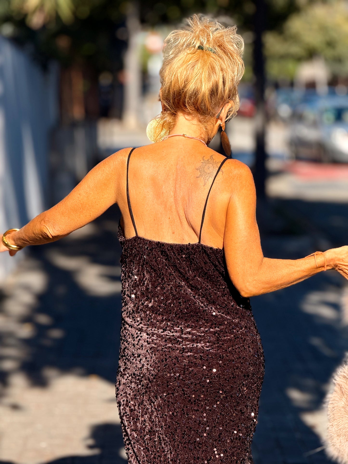 VESTIDO LENTEJUELAS MARRÓN