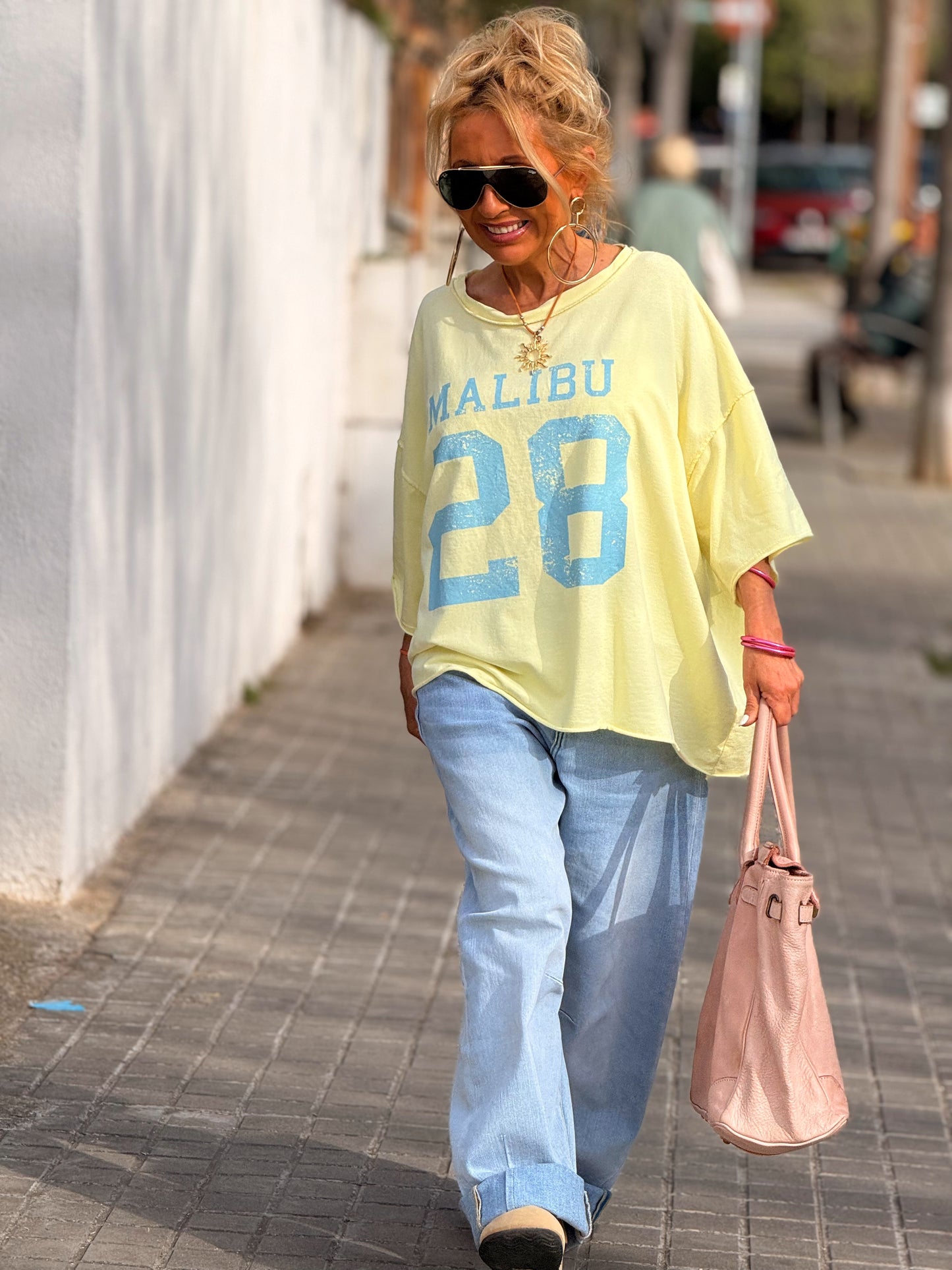 CAMISETA SUPER OVERSIZE DESGASTADA MALIBU MULTICOLOR