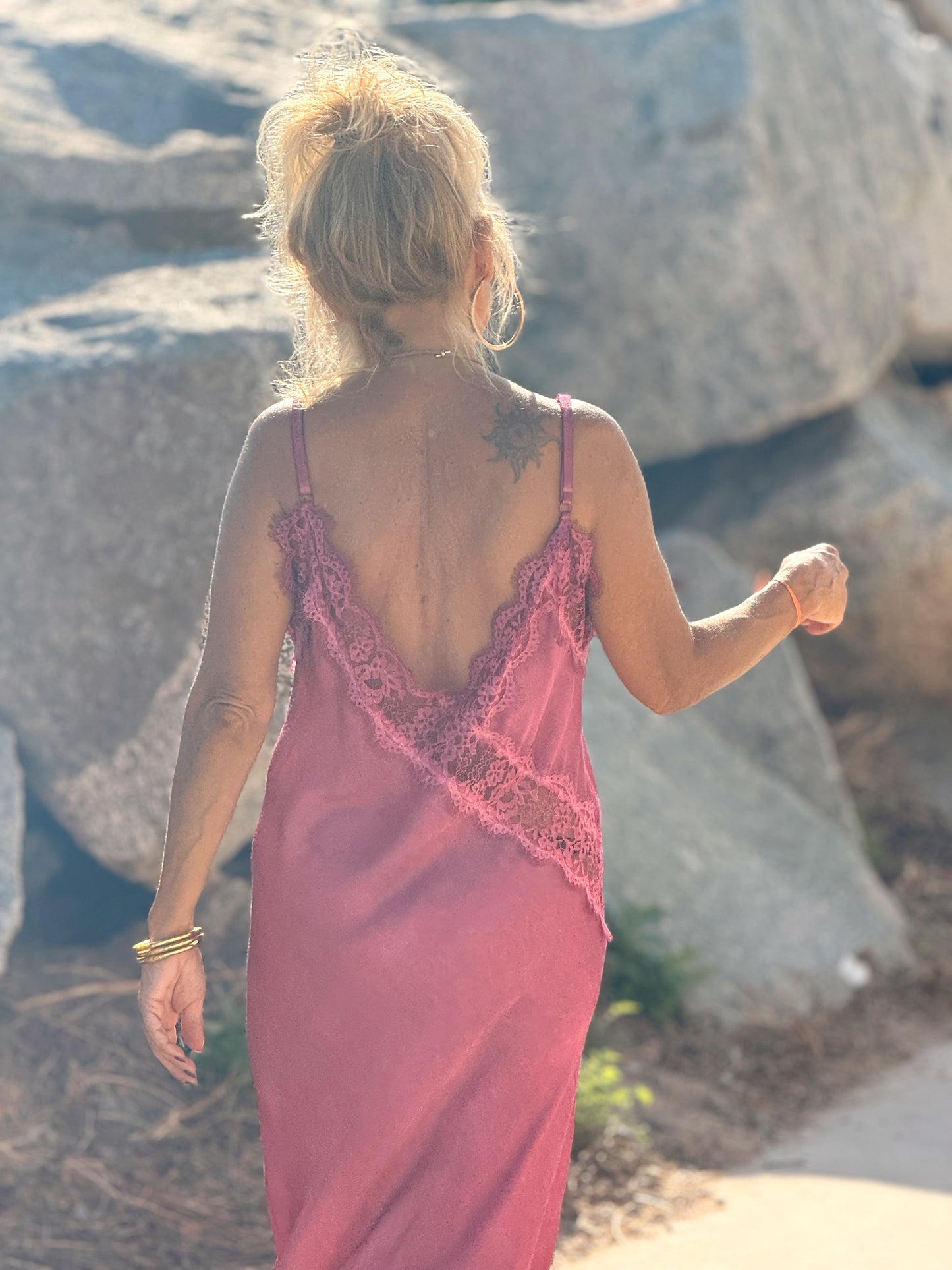 VESTIDO LENCERO ASIMÉTRICO MULTICOLOR