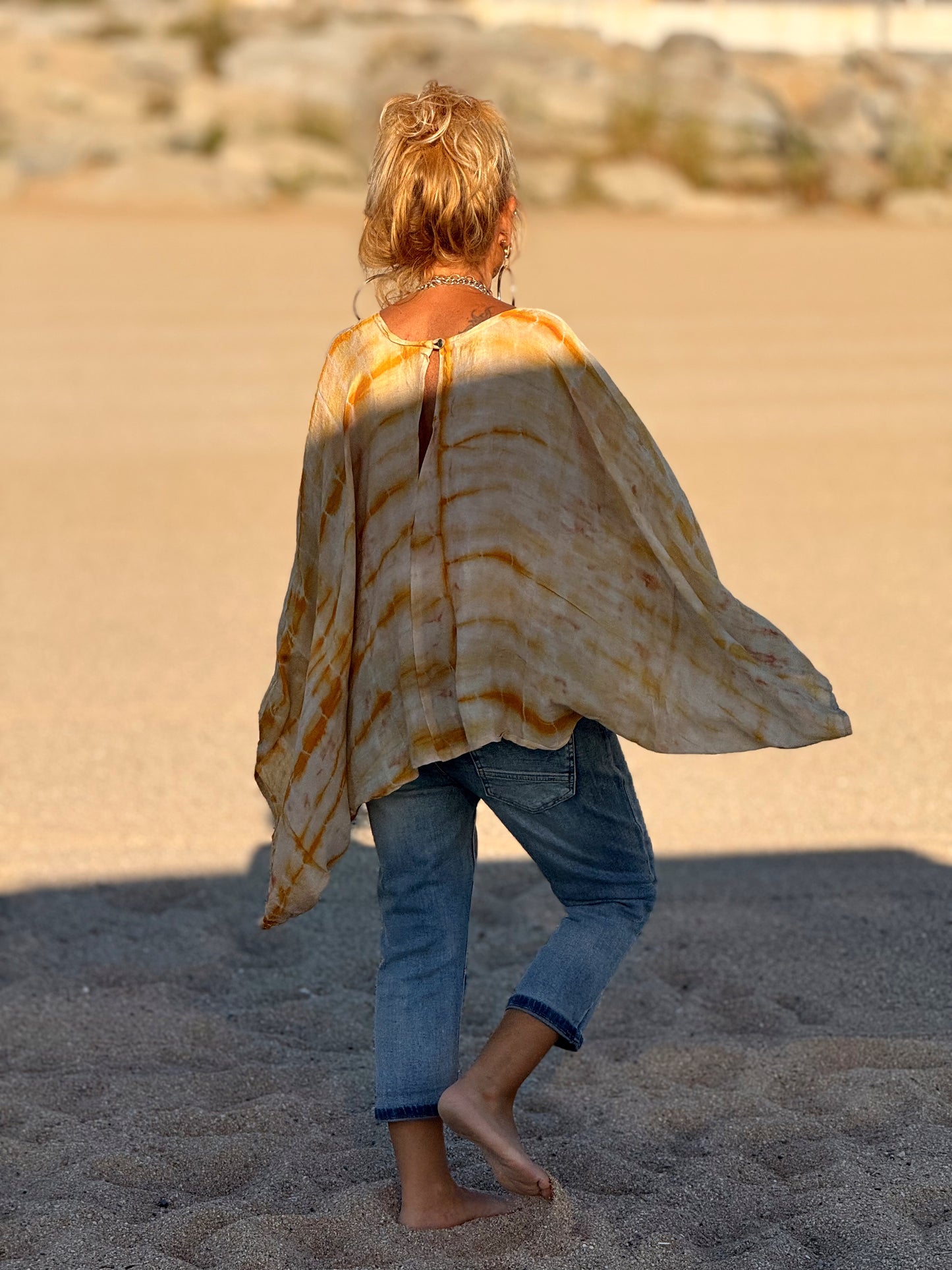 BLUSA-CAPA ESTAMPADO CREPE DE SEDA INDY MULTICOLOR