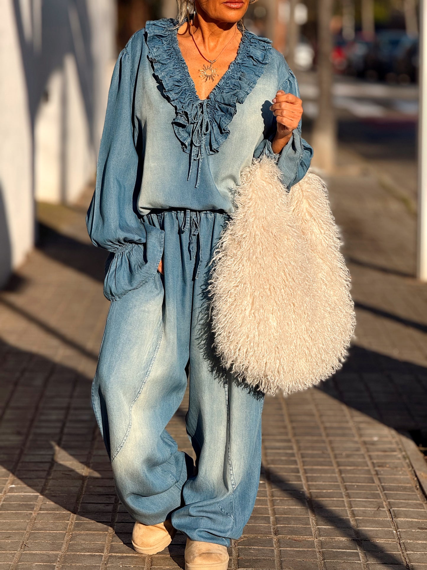 BLUSA VAQUEROS VOLANTE MULTICOLOR