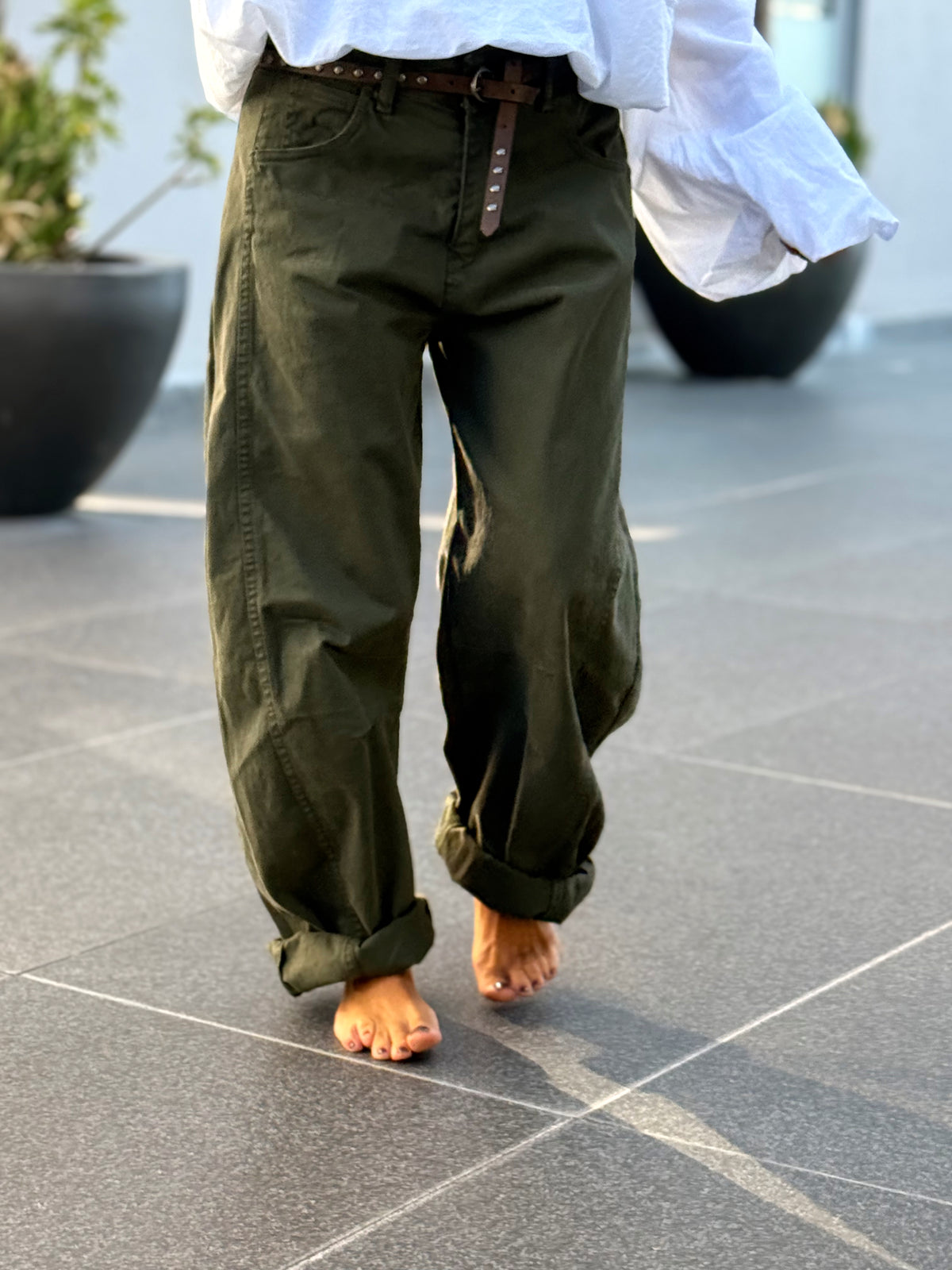PANTALON CON CINTURÓN ANGELA MULTICOLOR