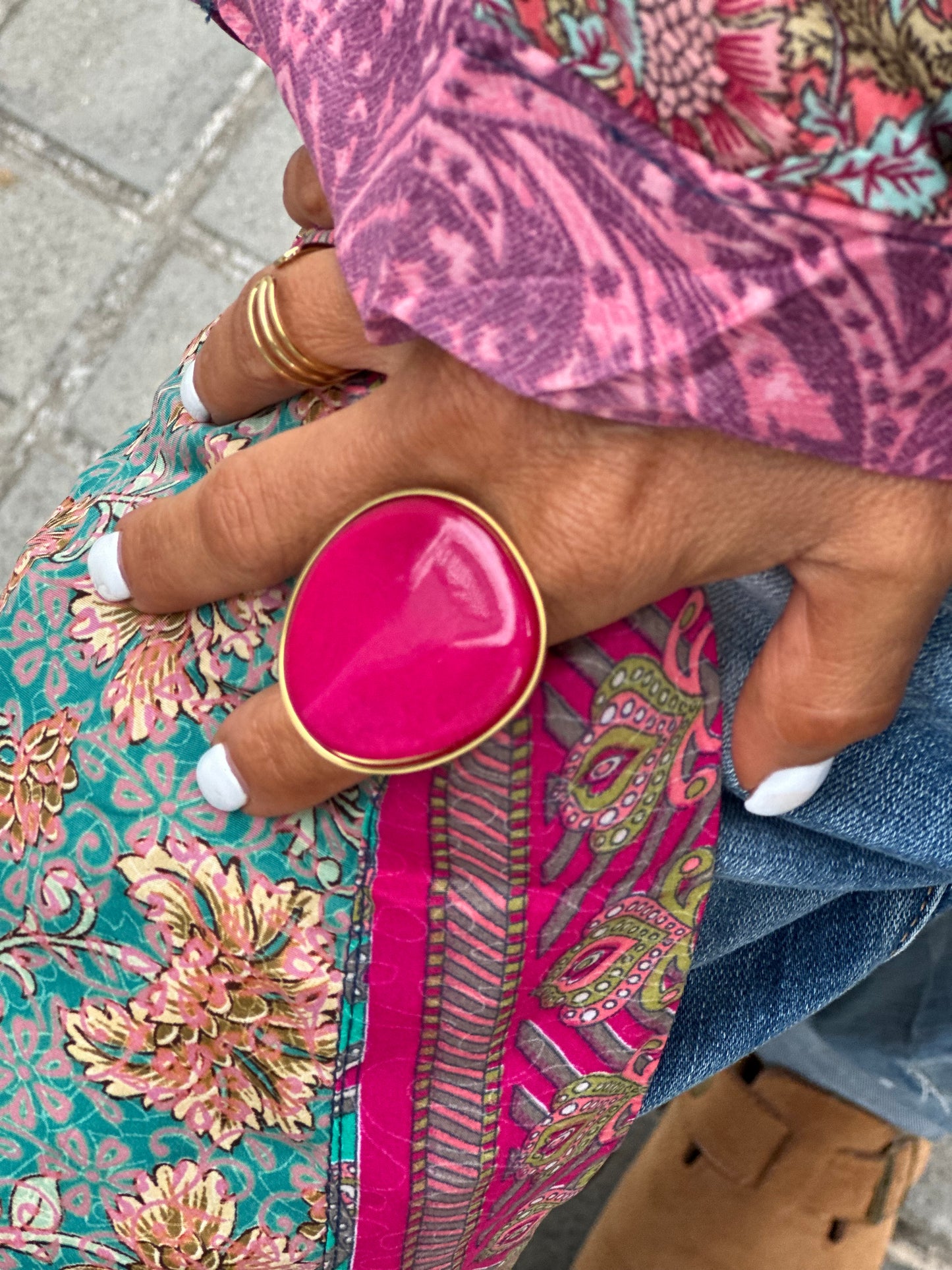 ANILLO PEDRA METALIZADO FUCSIA