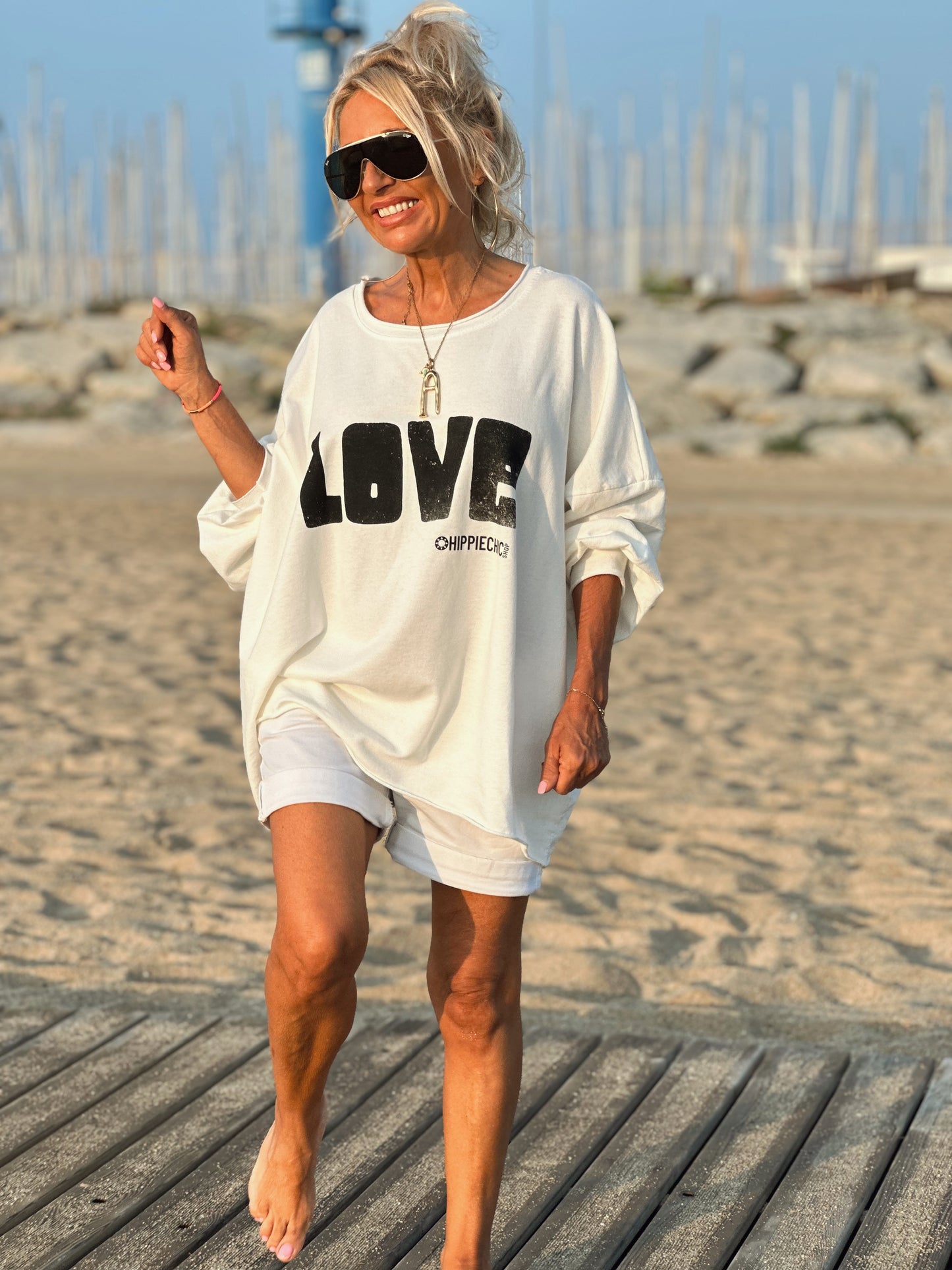 SUDADERA OVERSIZE LOVE BLANCO